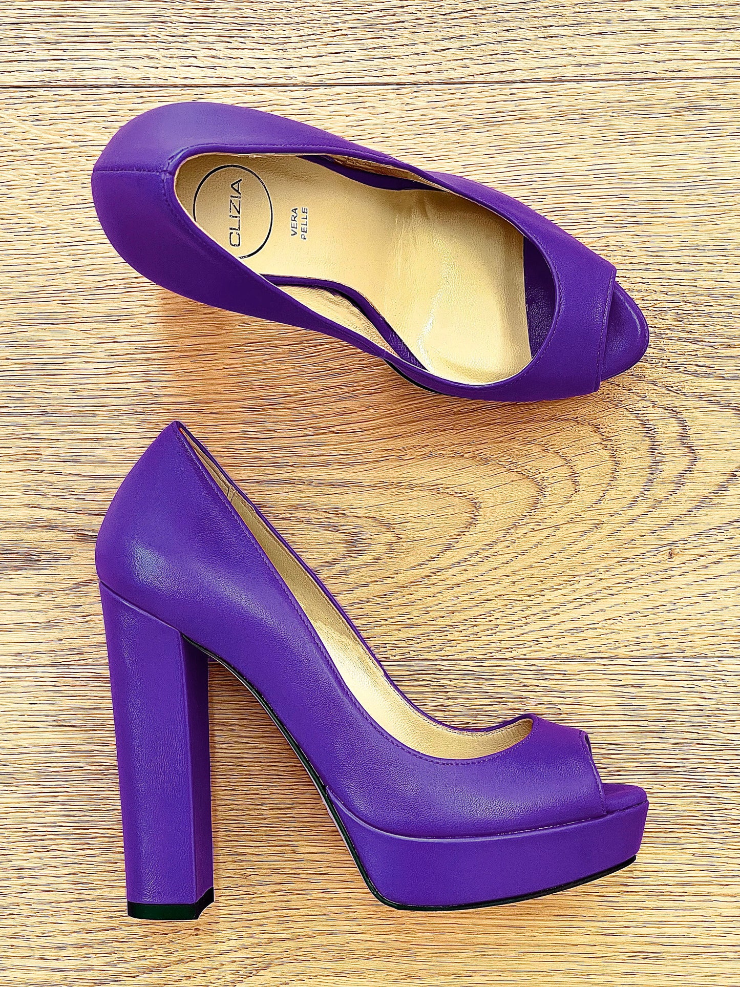 CUIR VIOLET BETA