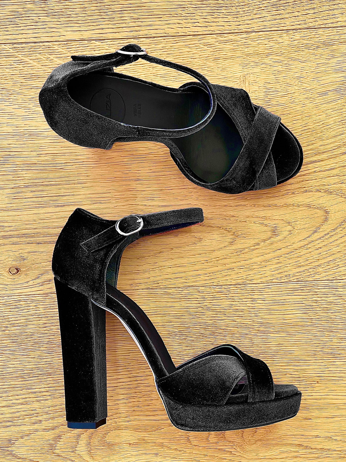 BRAIS EN VELOURS NOIR