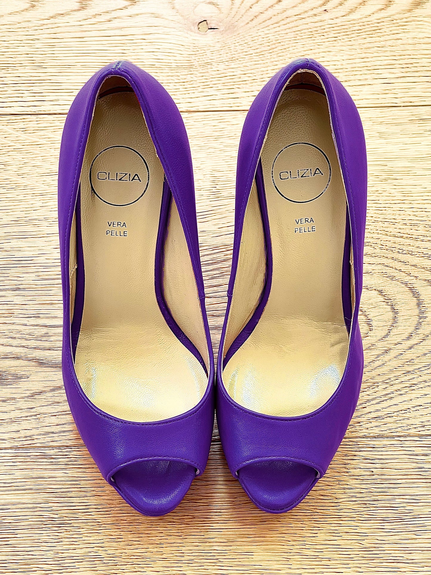 CUIR VIOLET BETA
