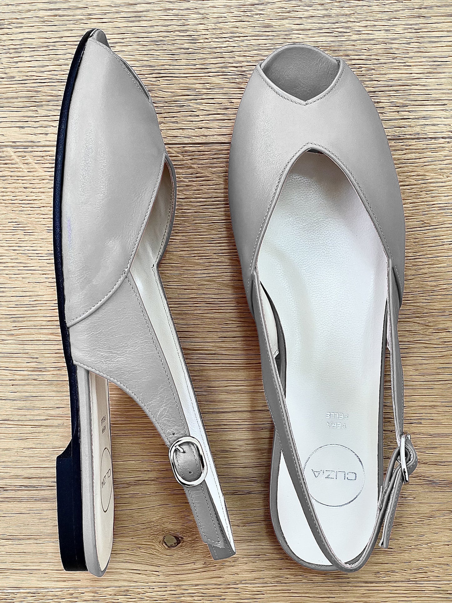 GLACE EN CUIR DE CÈDRE