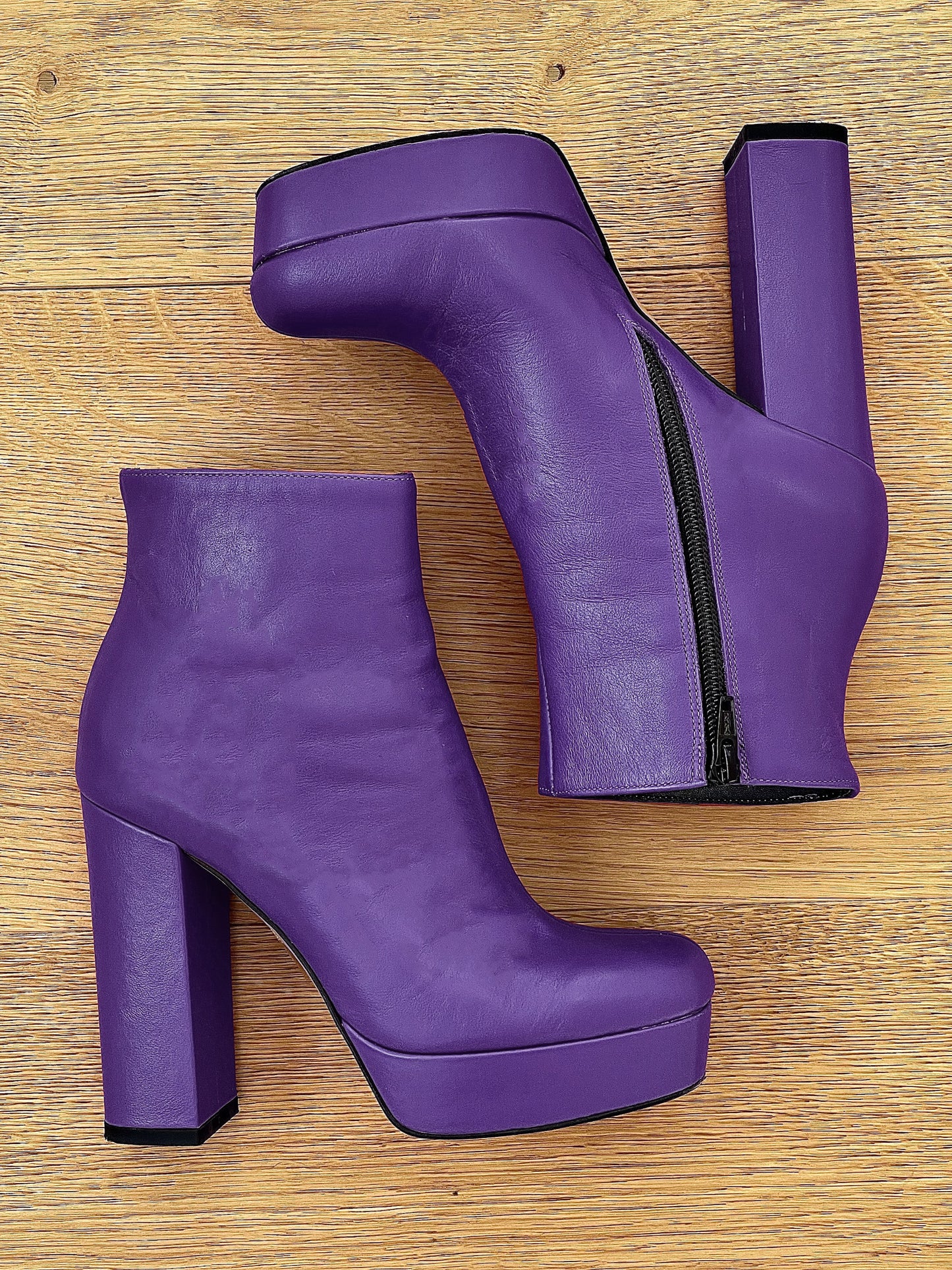 CUIR VIOLET DE DETROIT