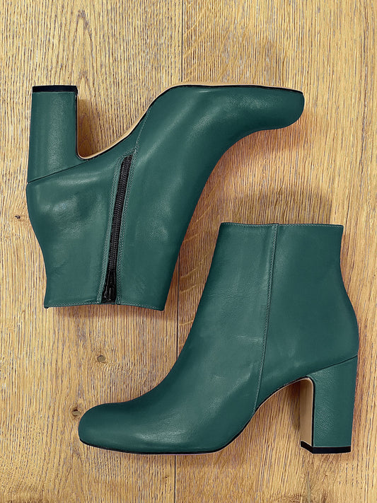 BOUTEILLE EN CUIR DE ROME