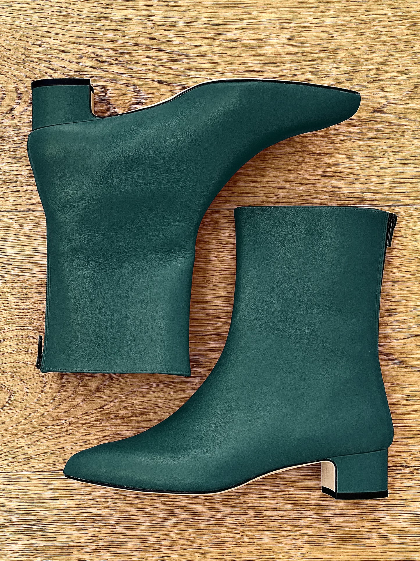 BOUTEILLE EN CUIR PLANETAIRE