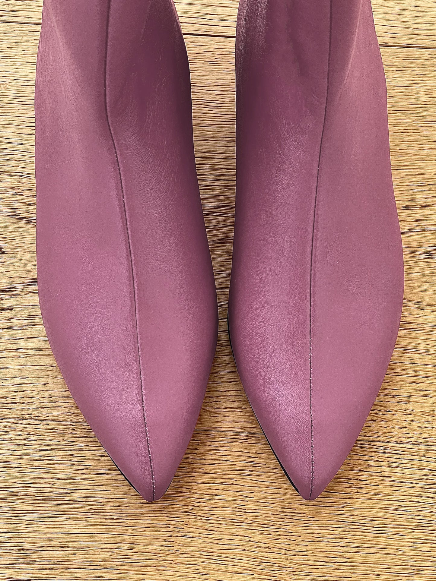 PLANET LILAC LEATHER