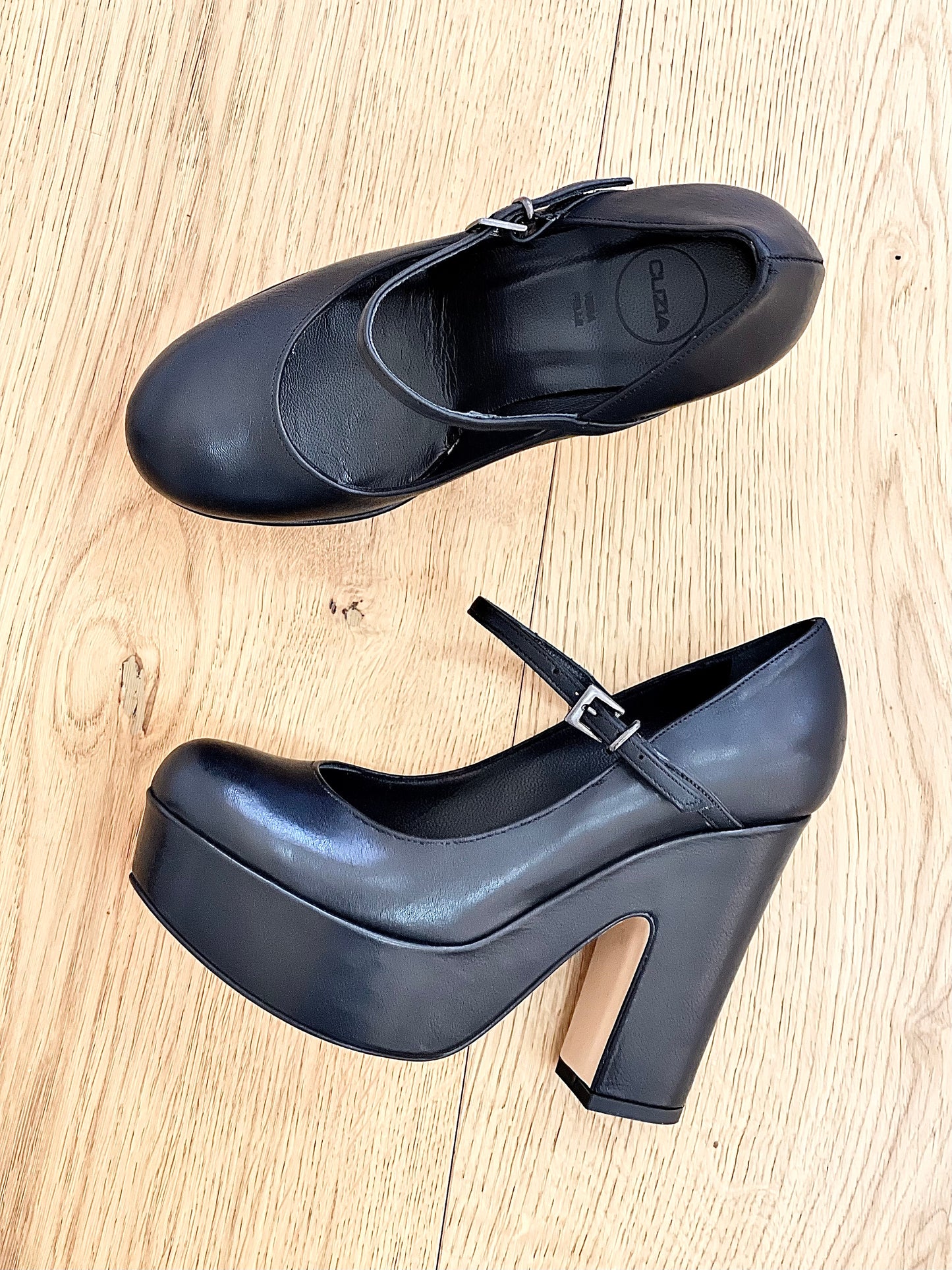 FINLEY LEATHER BLACK