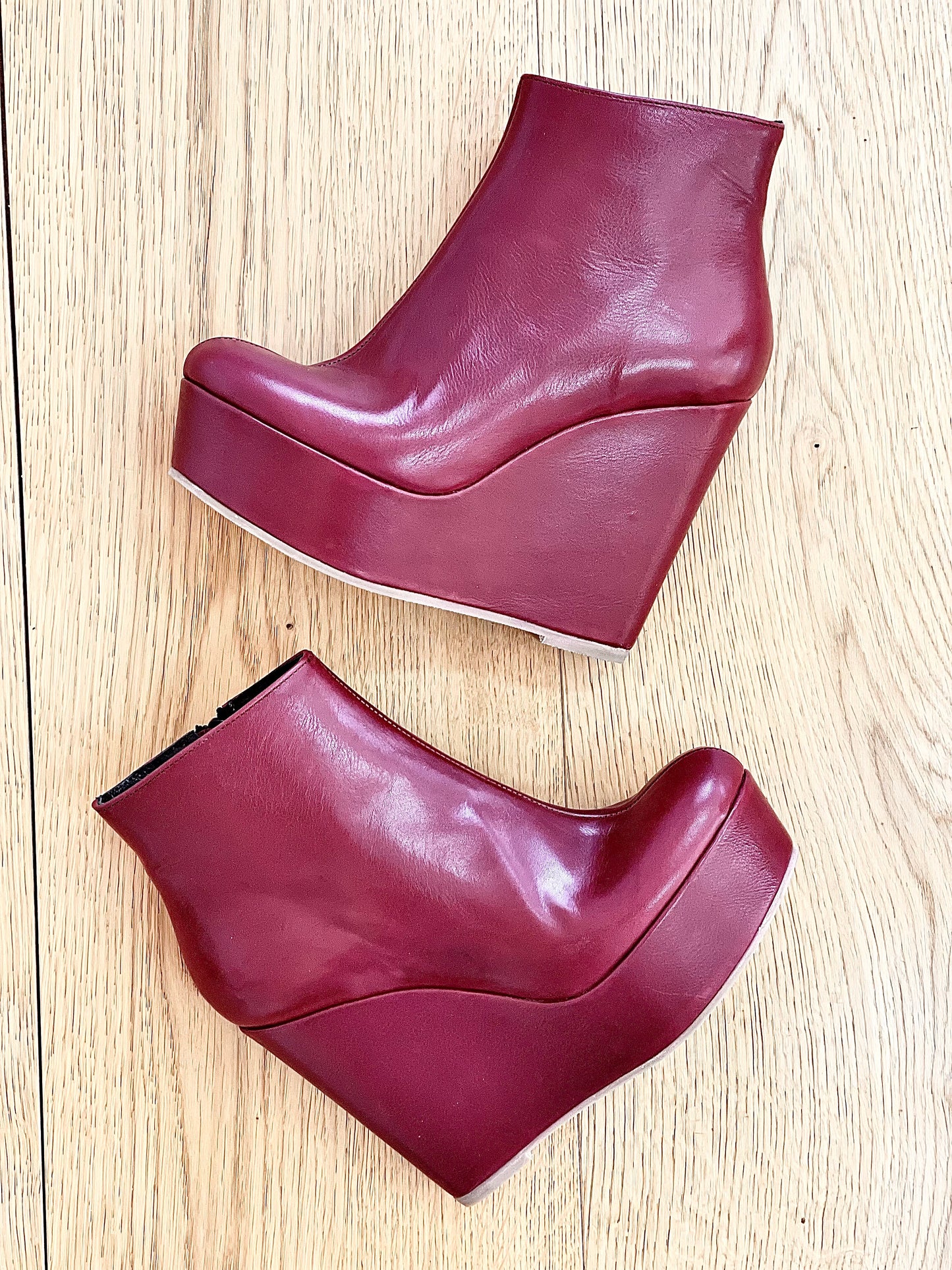 BOTTE EN CUIR BORDEAUX