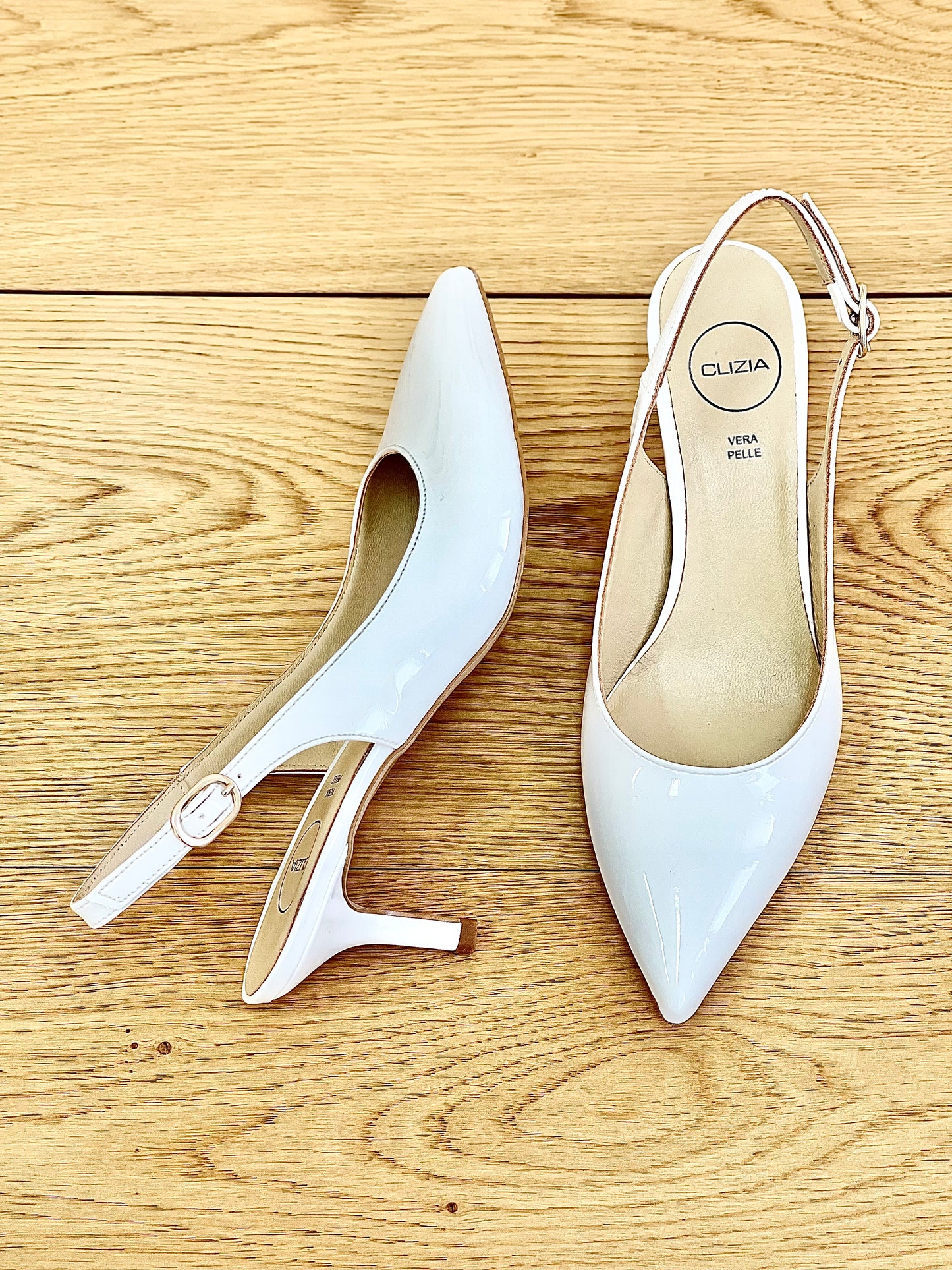 SONIA BLANC CUIR VERNI