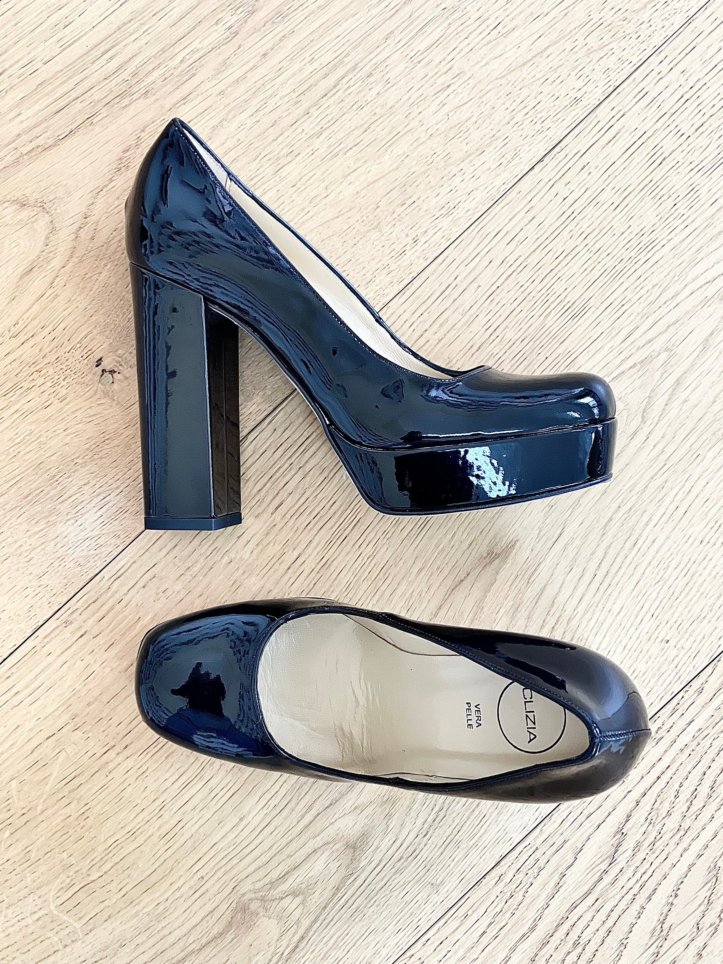 KATA CUIR VERNI NOIR