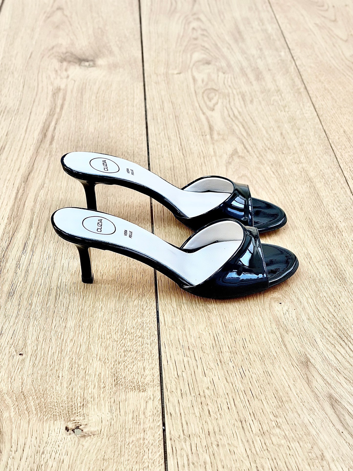 MORENA NOIR CUIR VERNI