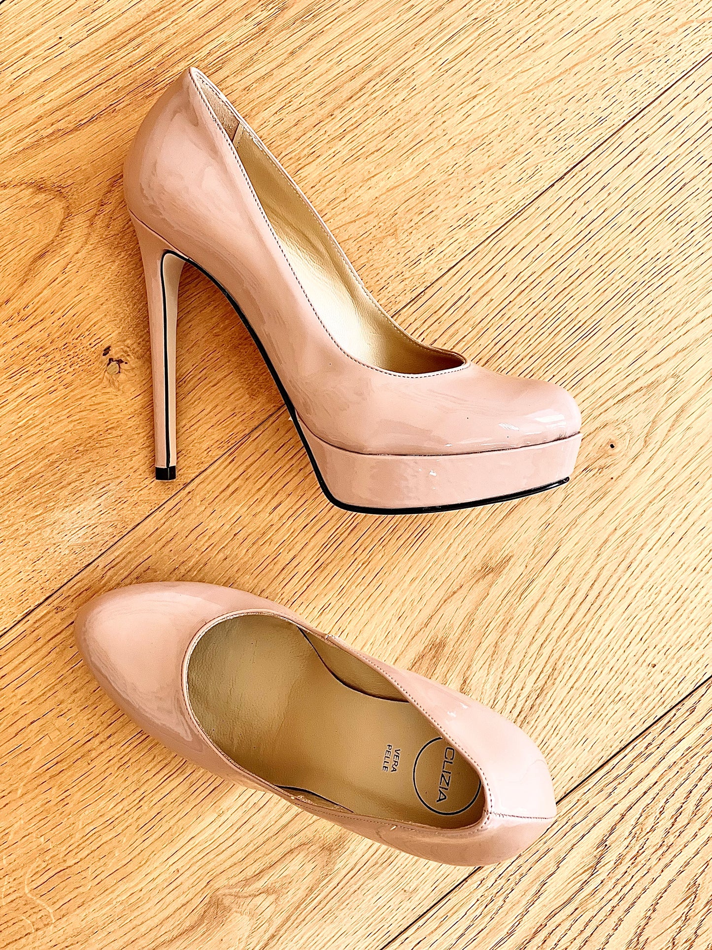 MÊME LA PEINTURE NUE