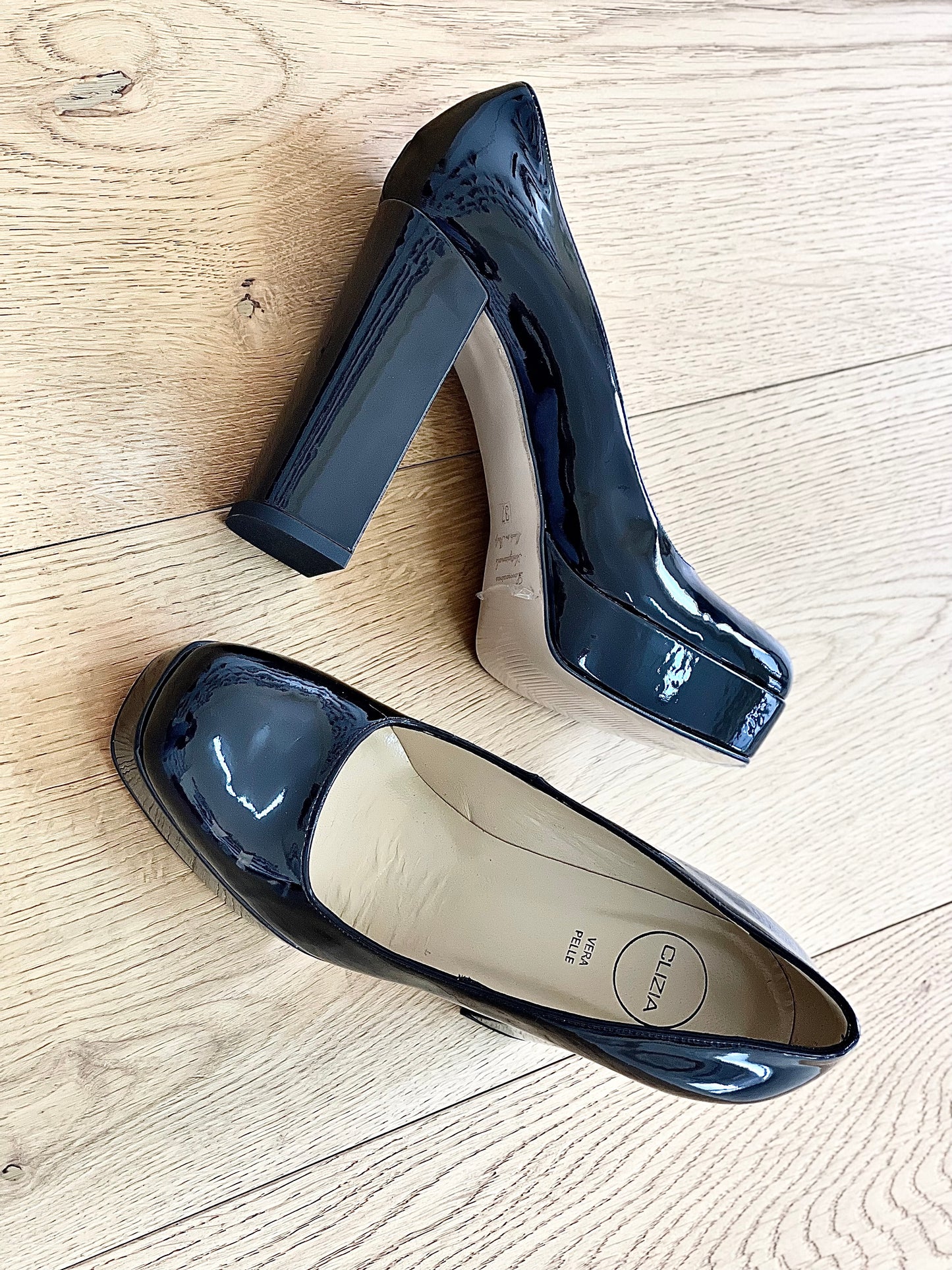 KATA CUIR VERNI NOIR