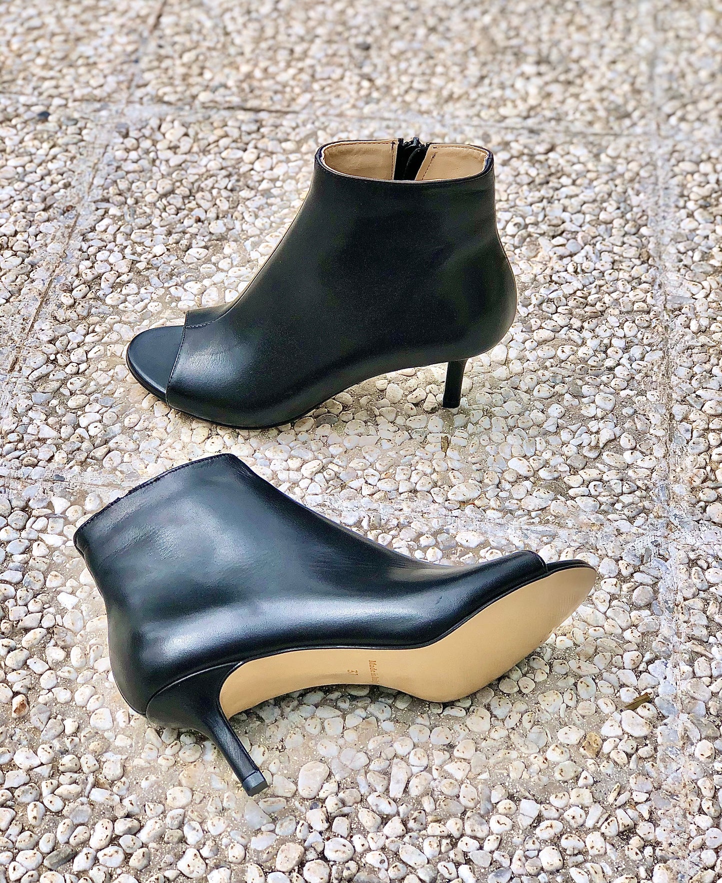 AFRICA LEATHER BLACK