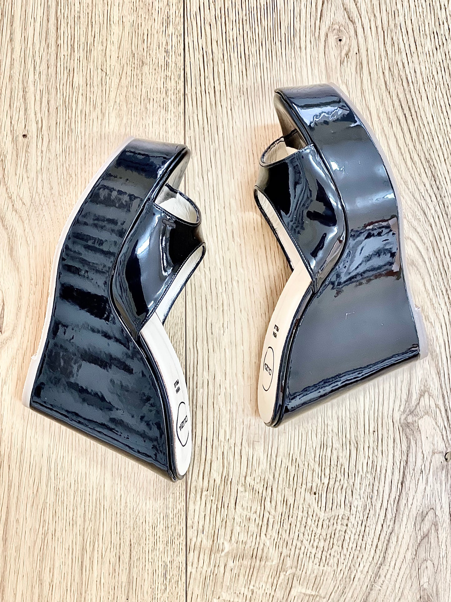 ALLISON NOIR CUIR VERNI