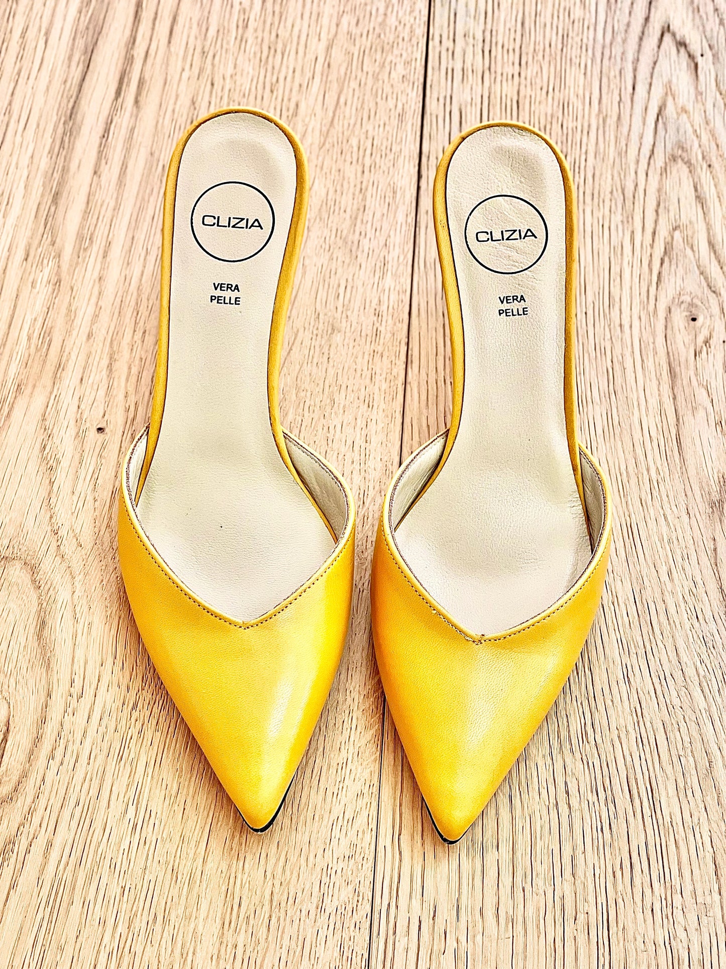 VIKY CUIR JAUNE