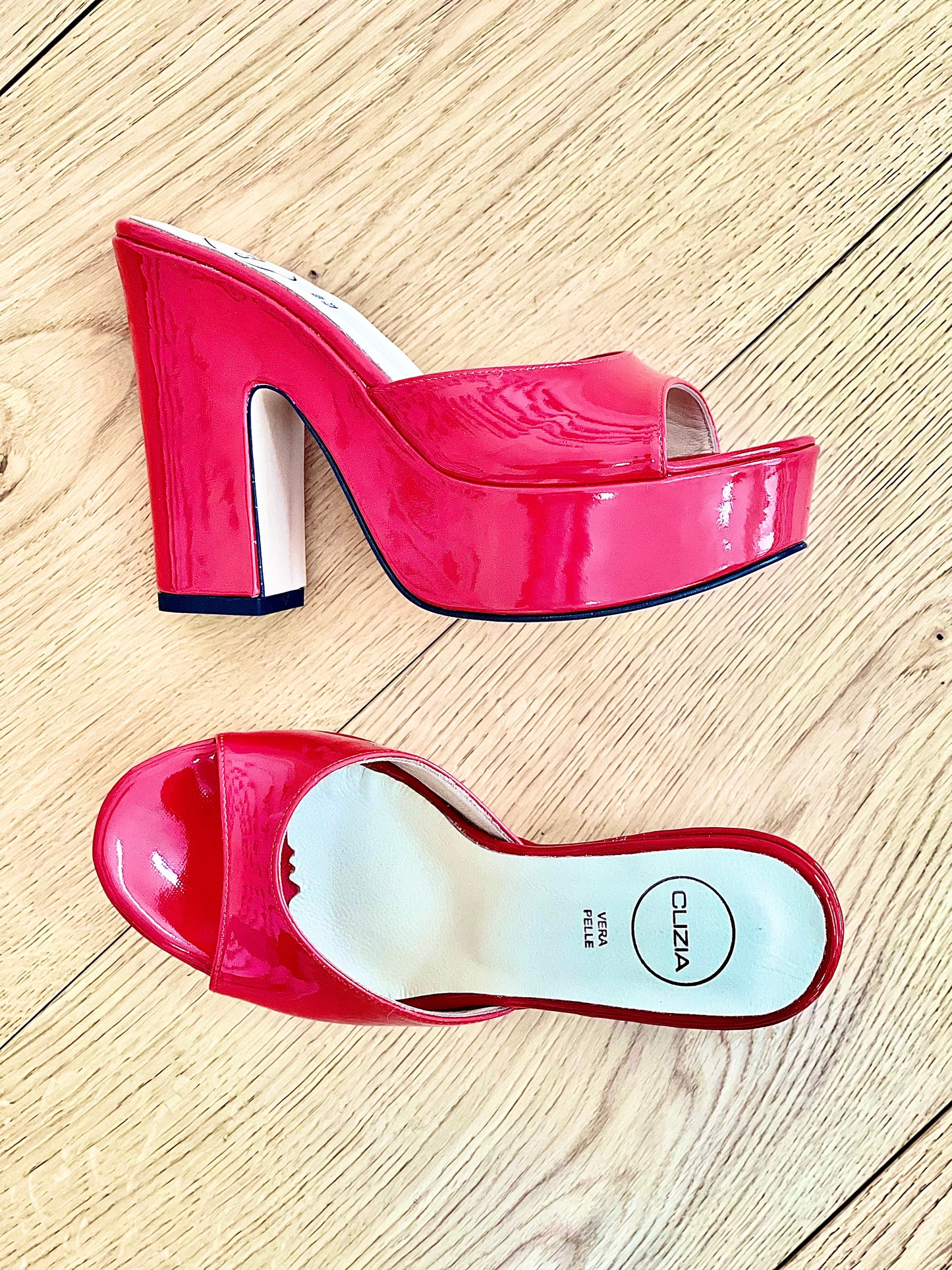 PEINTURE ROUGE LIPSEY