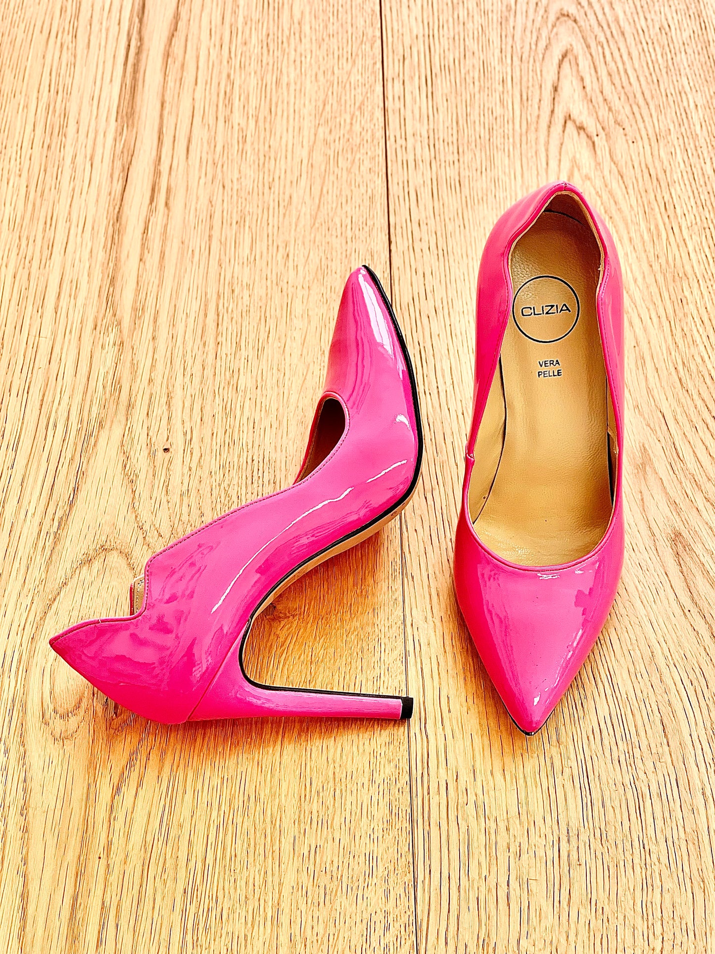 LOLA CUIR VERNI FUCHSIA