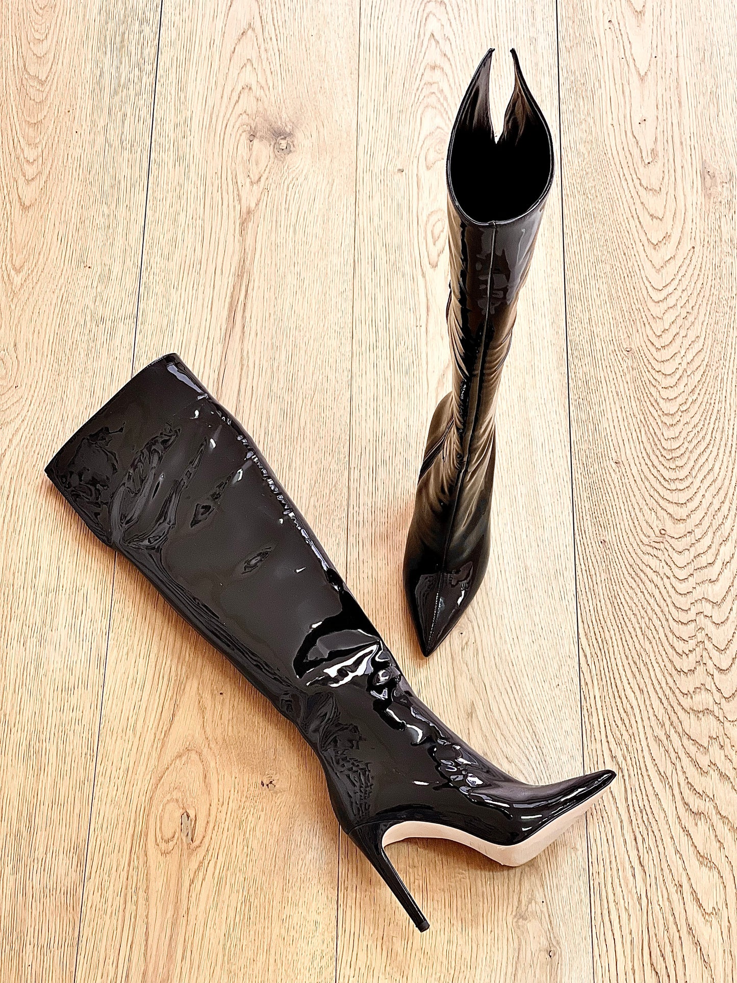 RONNY NOIR CUIR VERNI