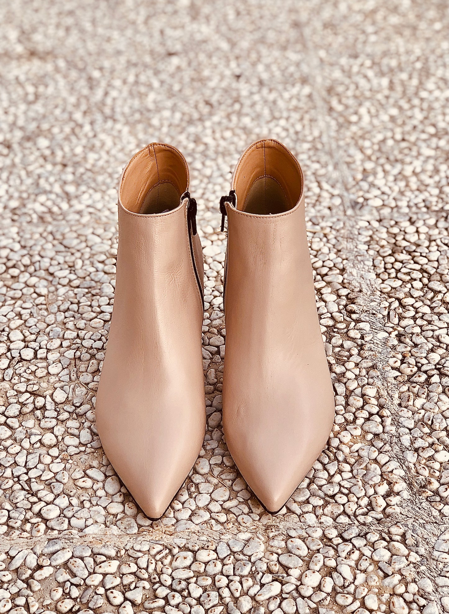 NUS EN CUIR DE TÉTON