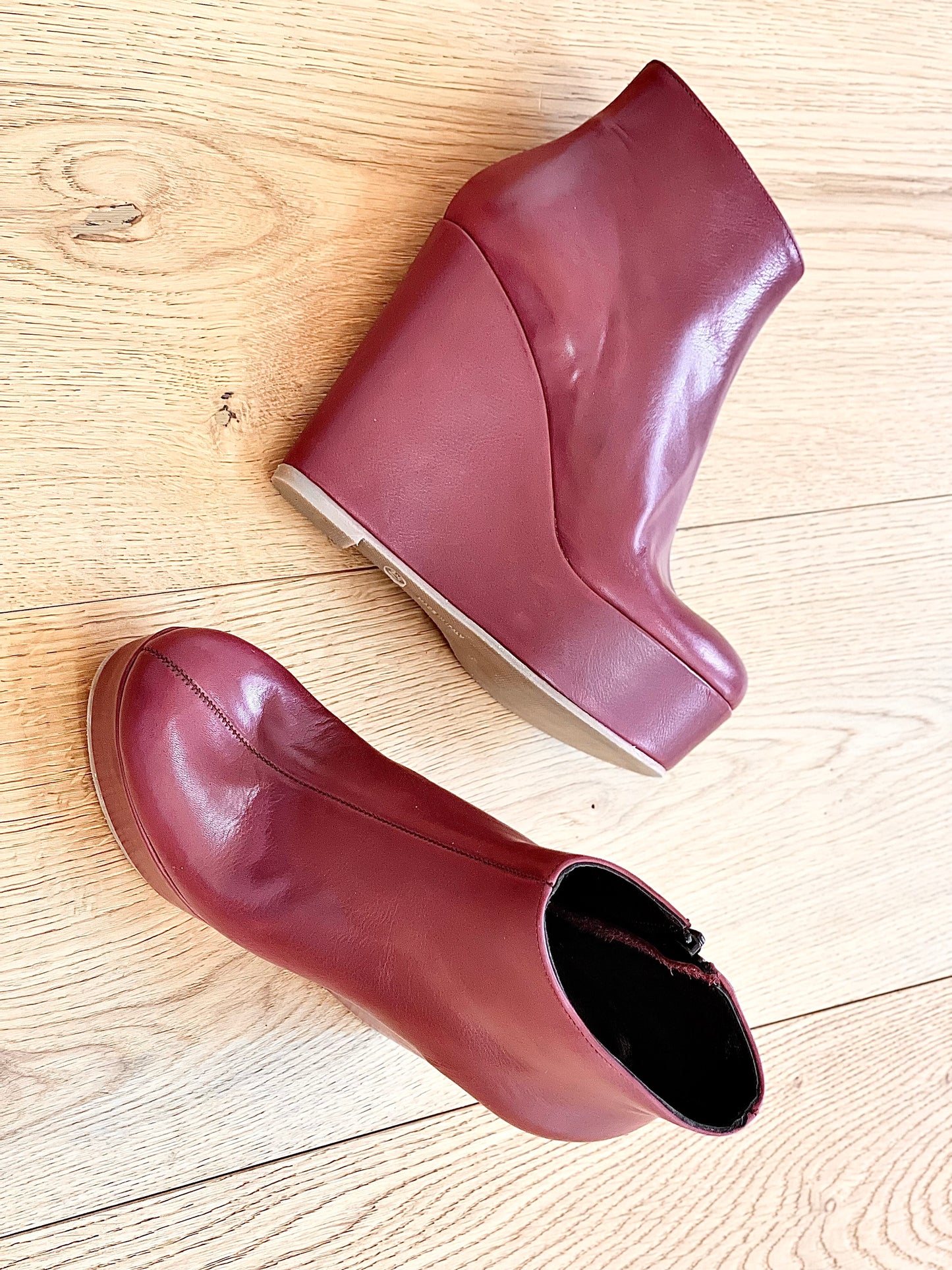 BOTTE EN CUIR BORDEAUX