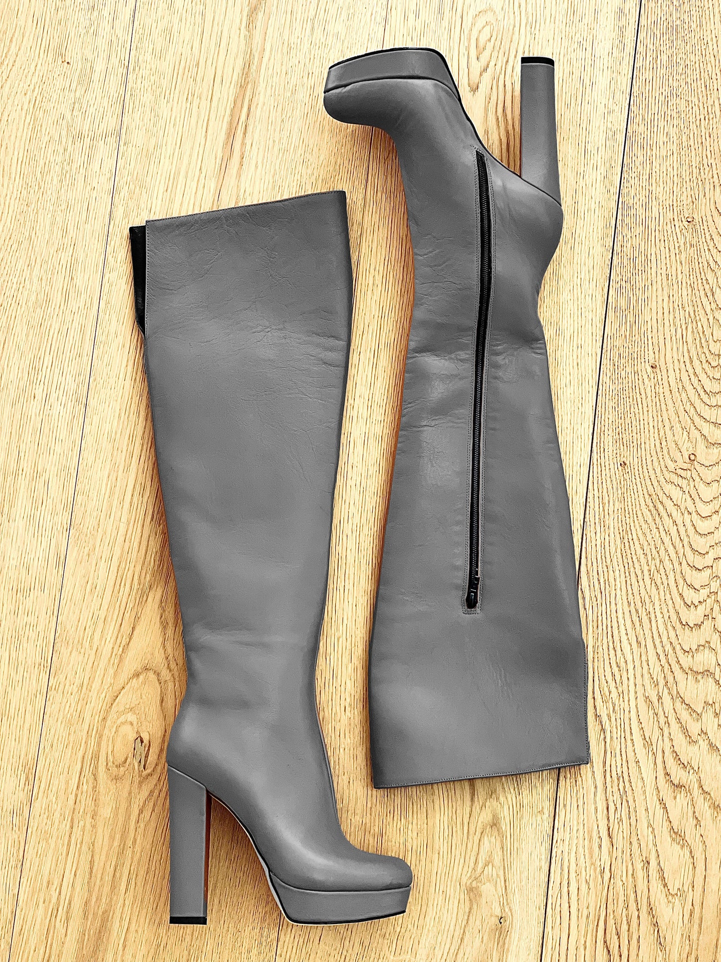 KRISTEN LEATHER GREY