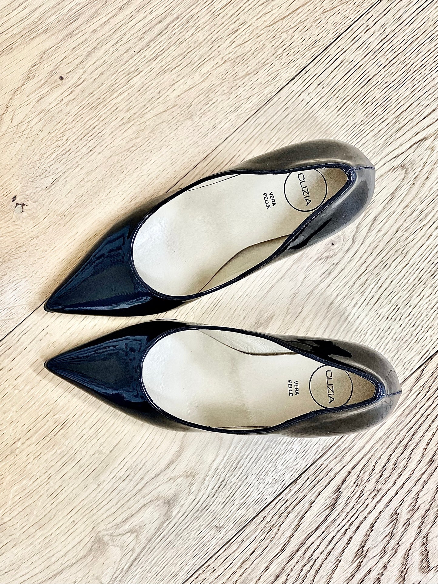 JOAN CUIR VERNI NOIR