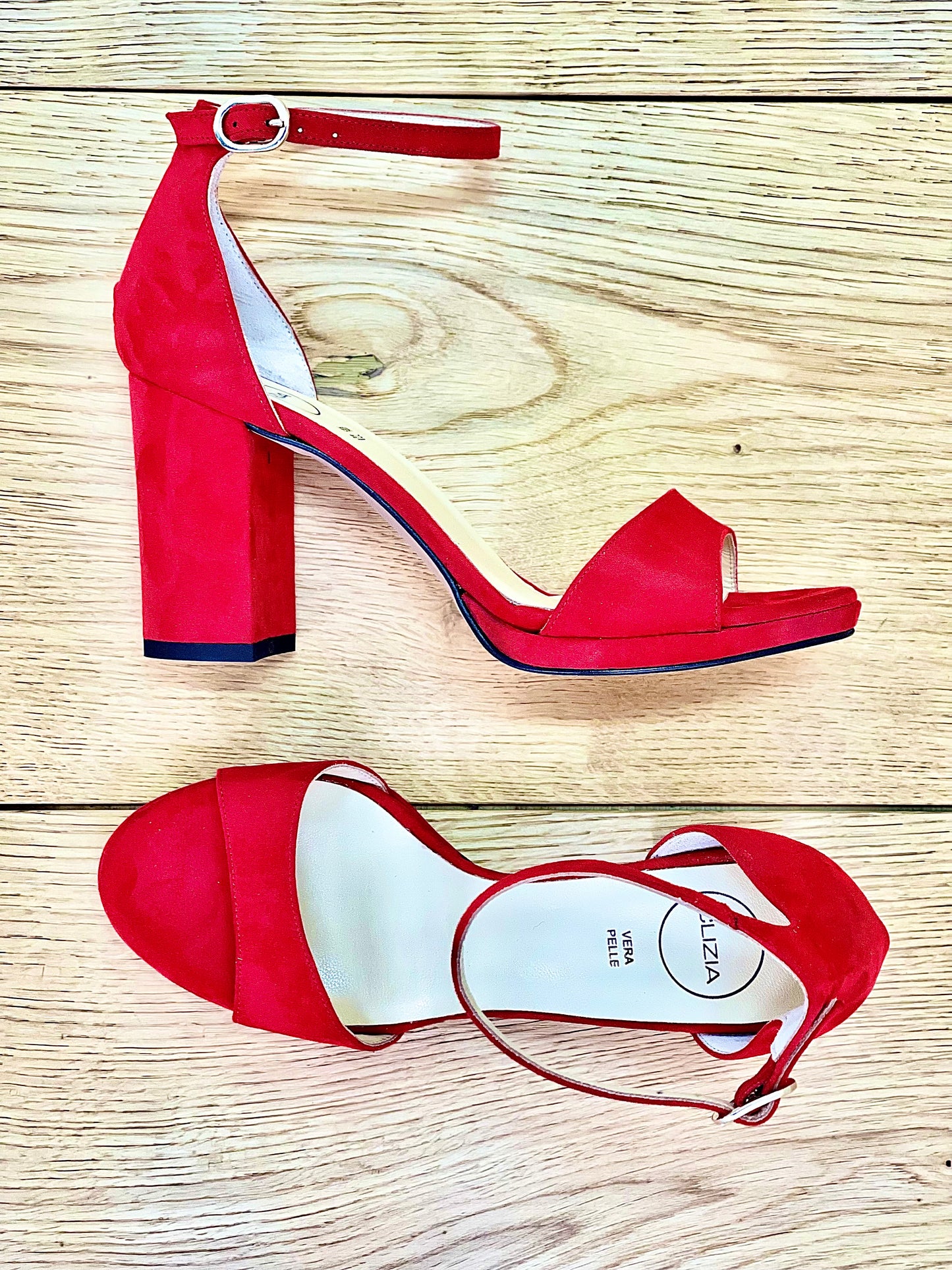 SUEDE ROUGE MARA