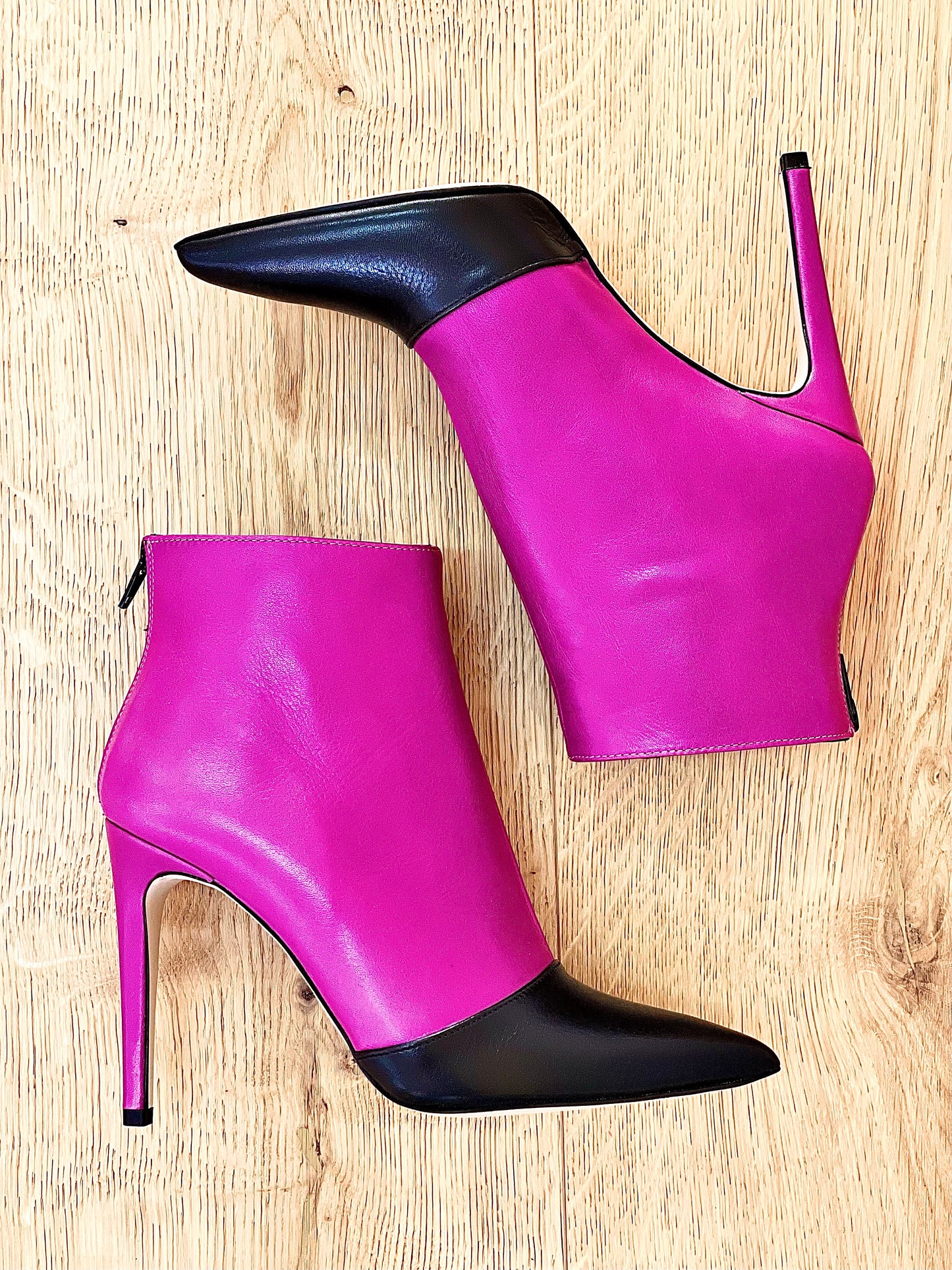 SHING LEATHER NOIR/FUCHSIA