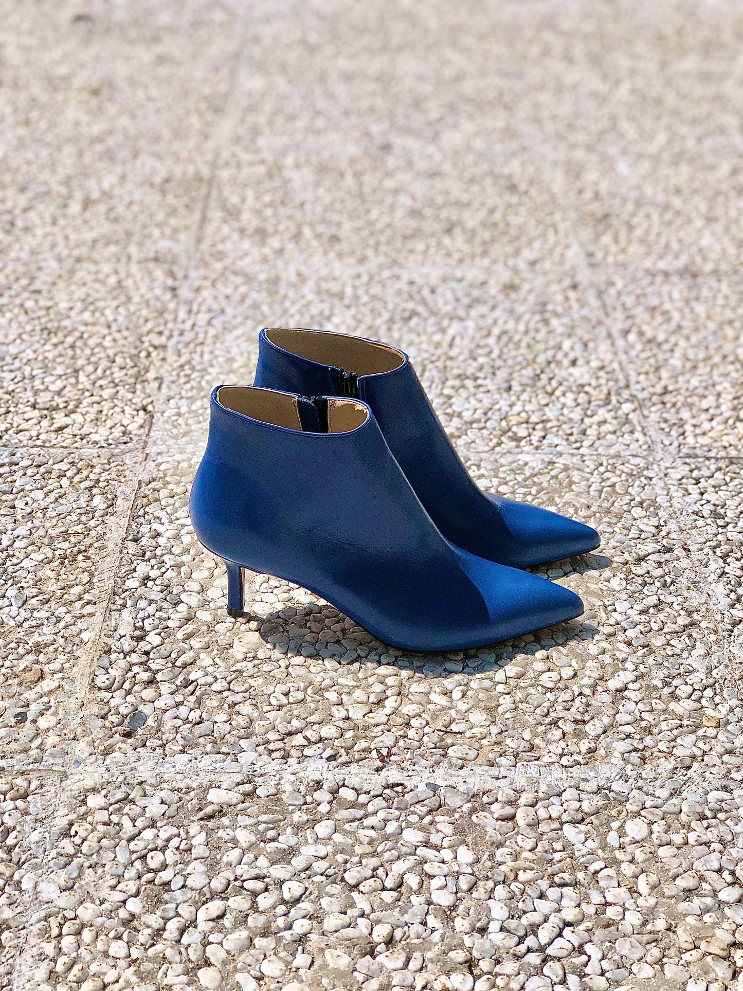 BLUETTE DE CUIR À NICHONS