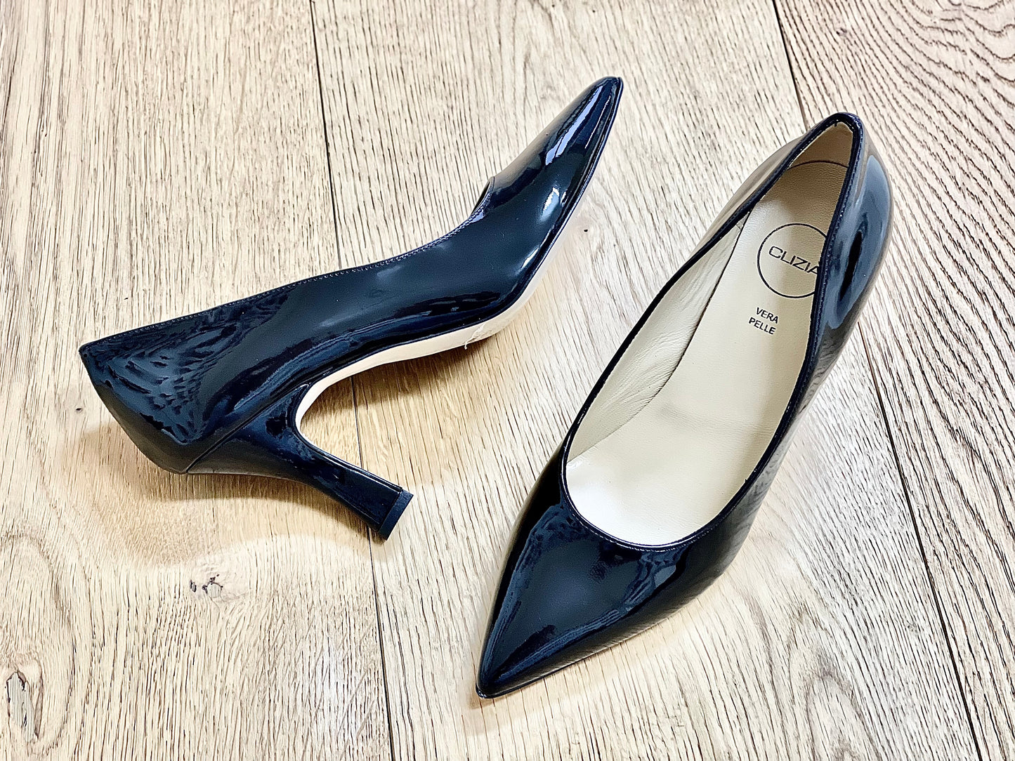 JOAN CUIR VERNI NOIR