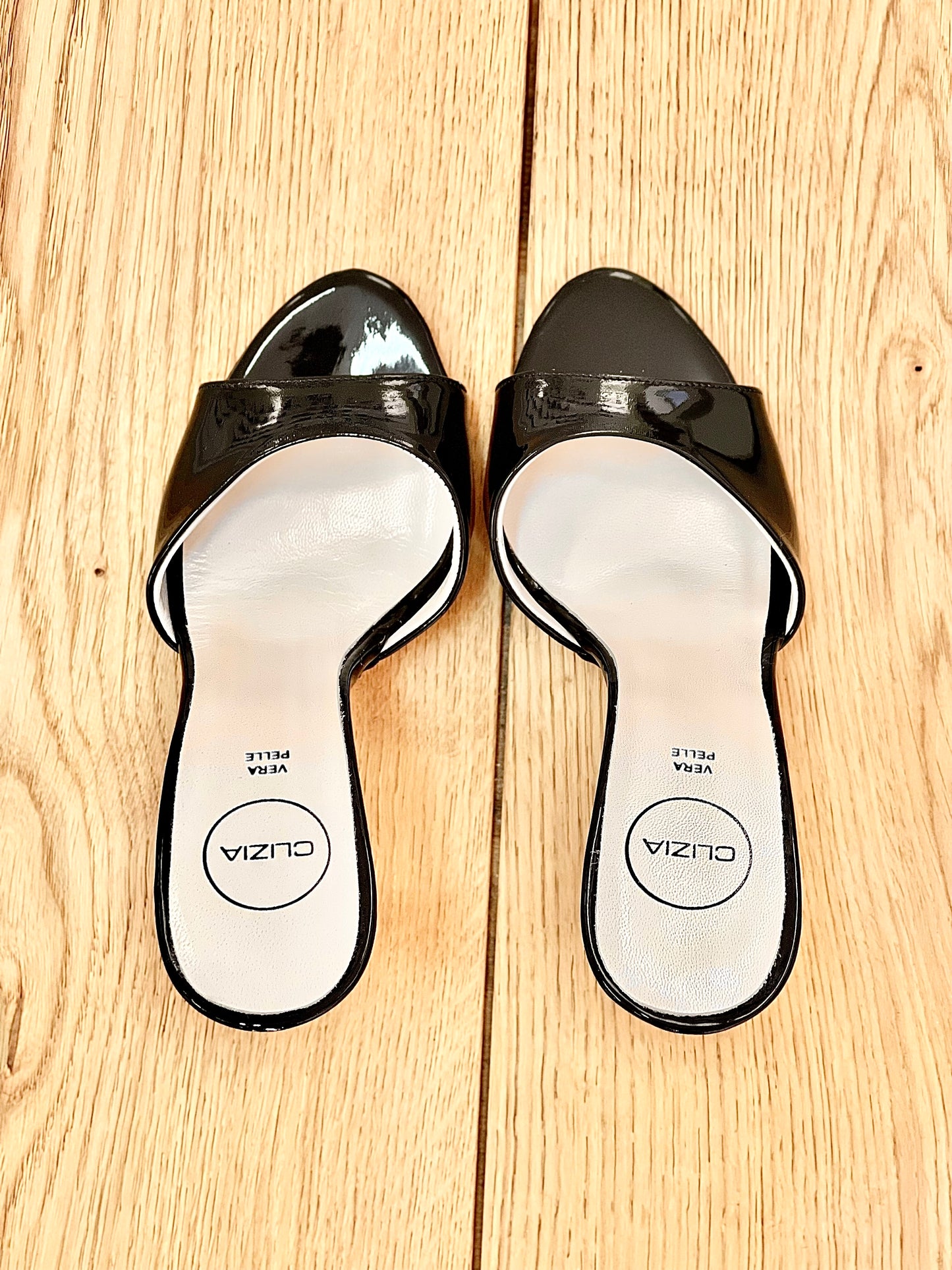 INES EN CUIR VERNI NOIR