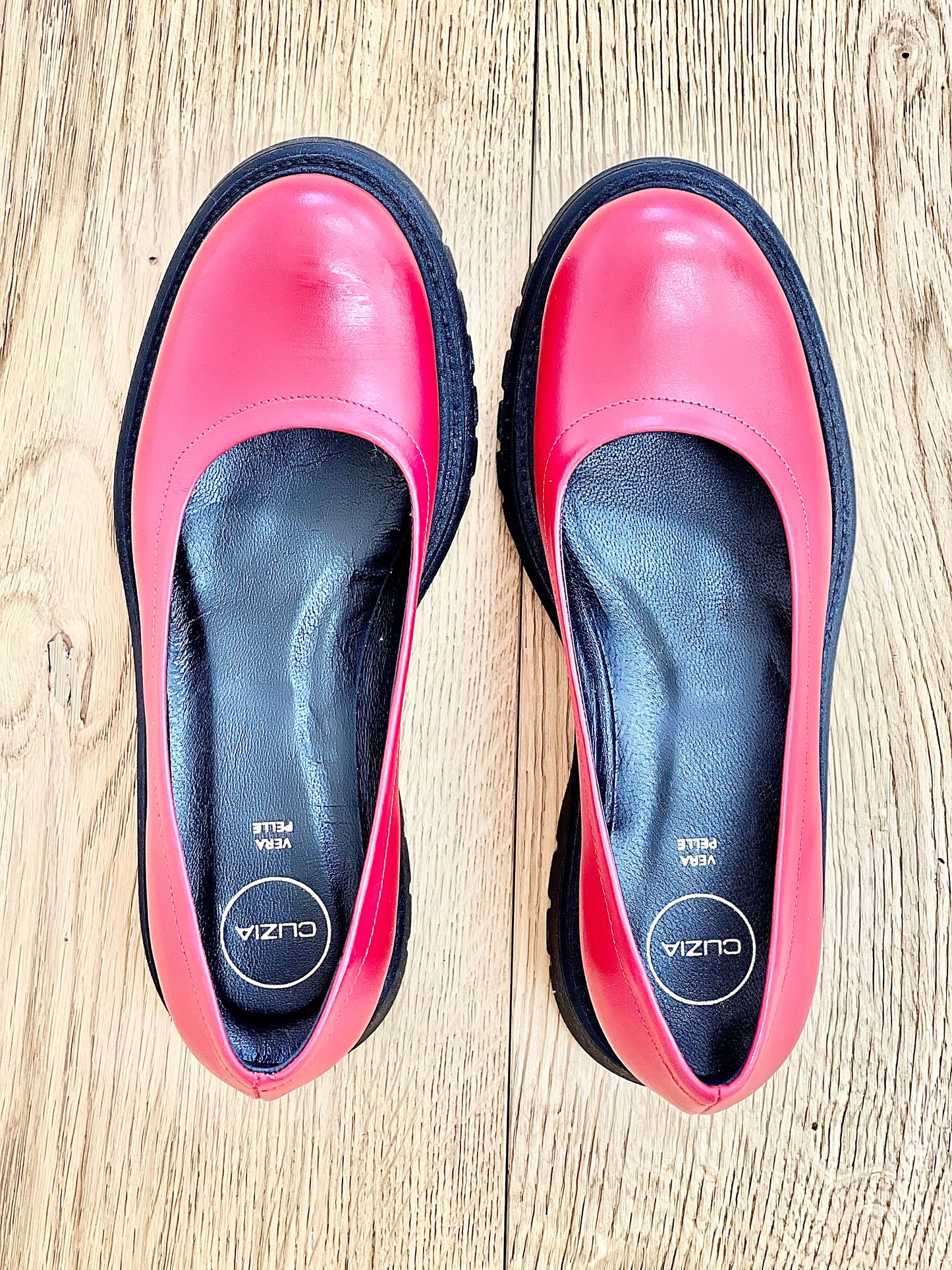 CUIR ROUGE AMBRÉ