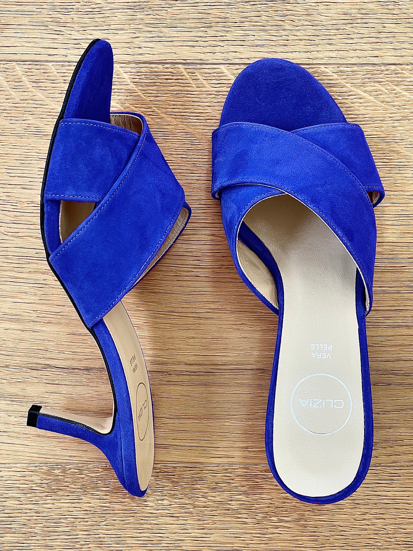 BLAUW SUÈDE ZURI
