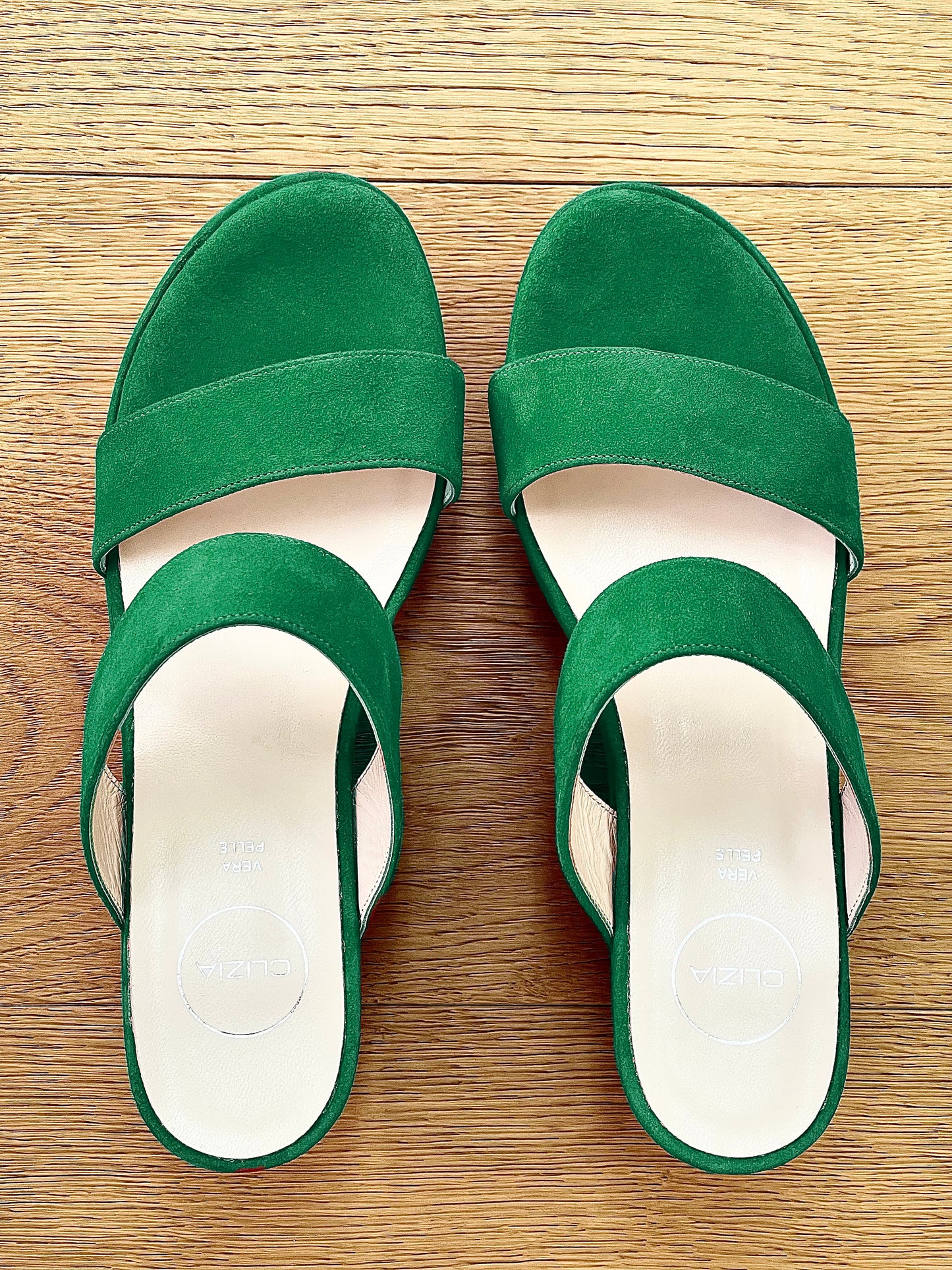 GROEN SUÈDE MEISJE