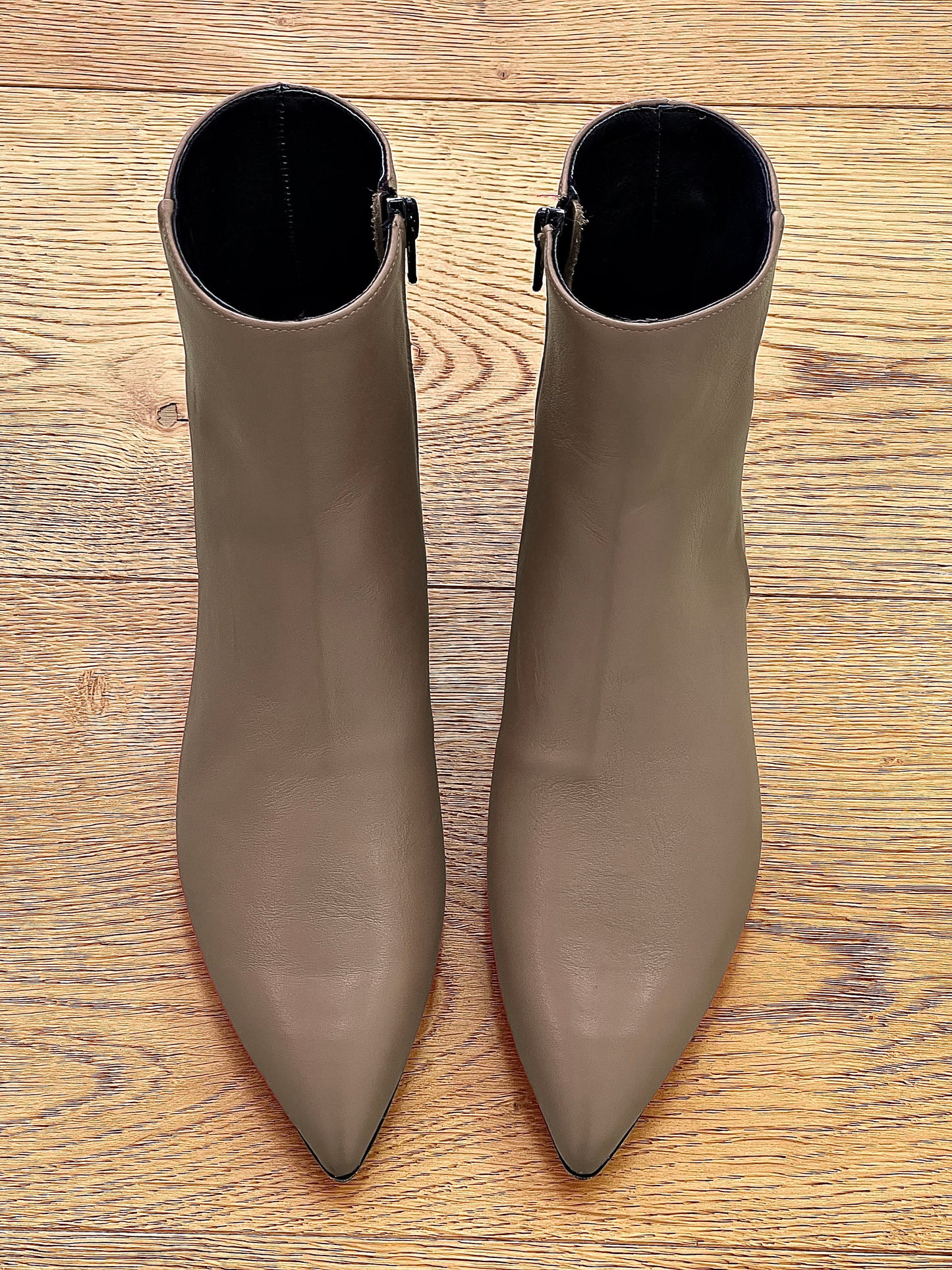 GERRI TAUPE LEER