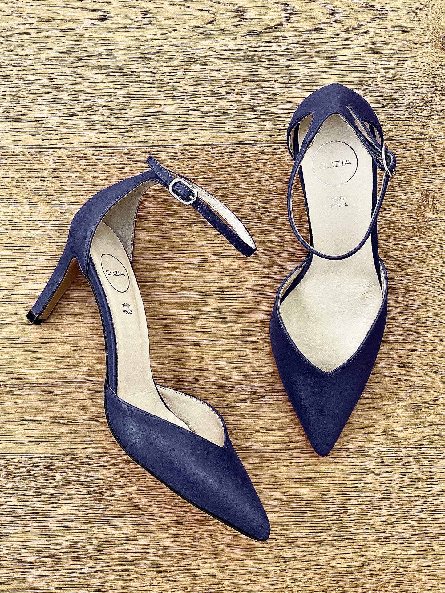 ADA BLAUW LEER