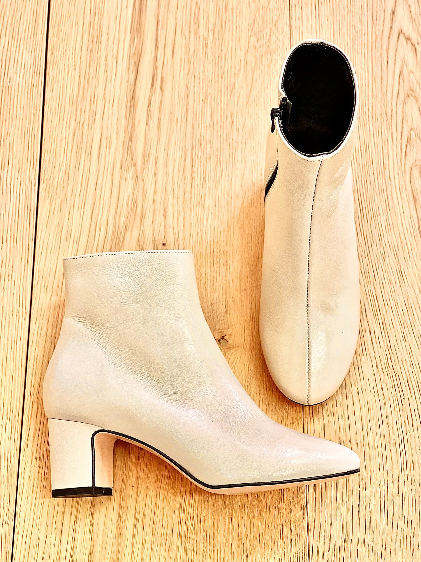 LUCAS BEIGE LEDER
