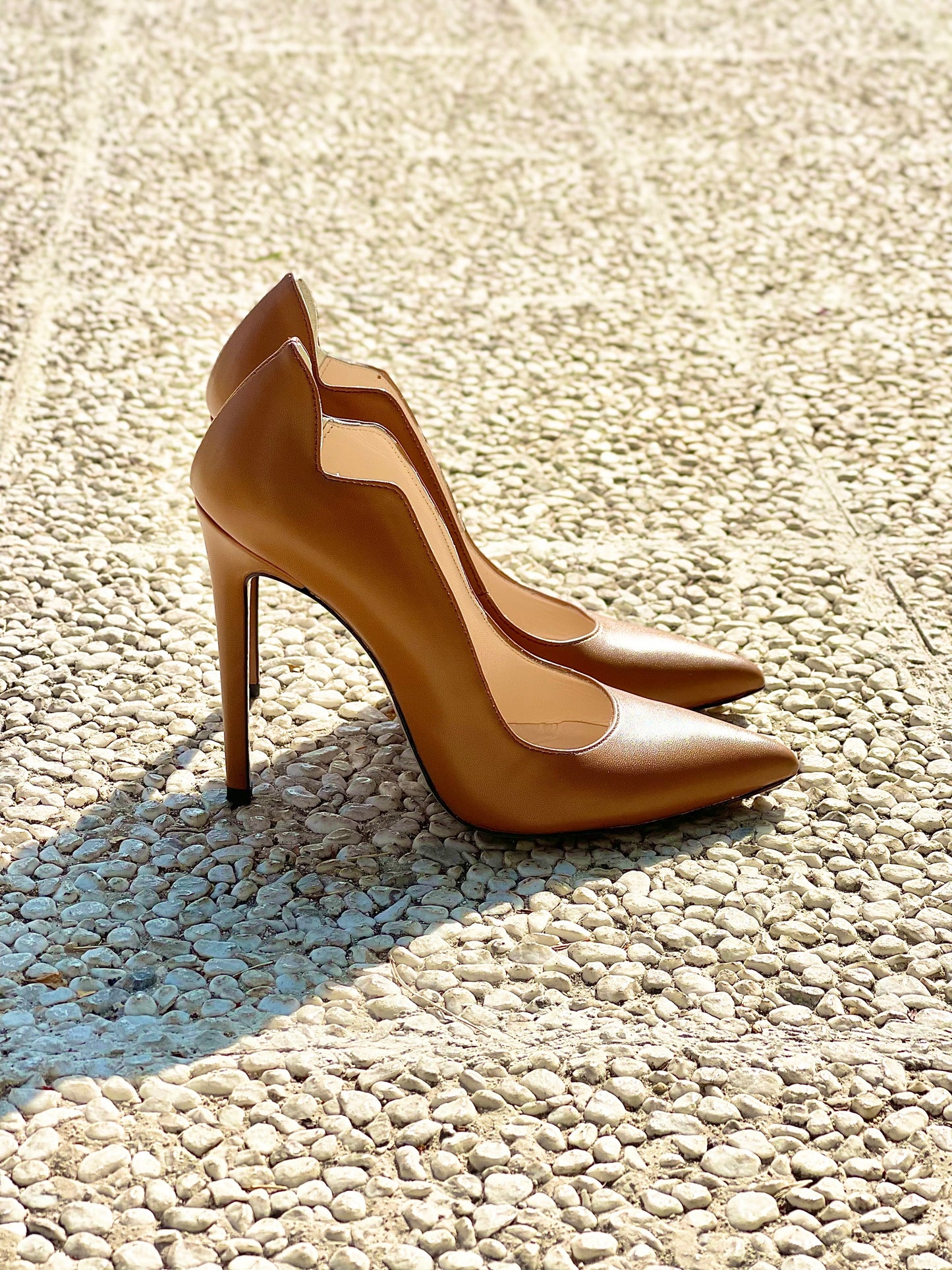 LOLA LEATHER