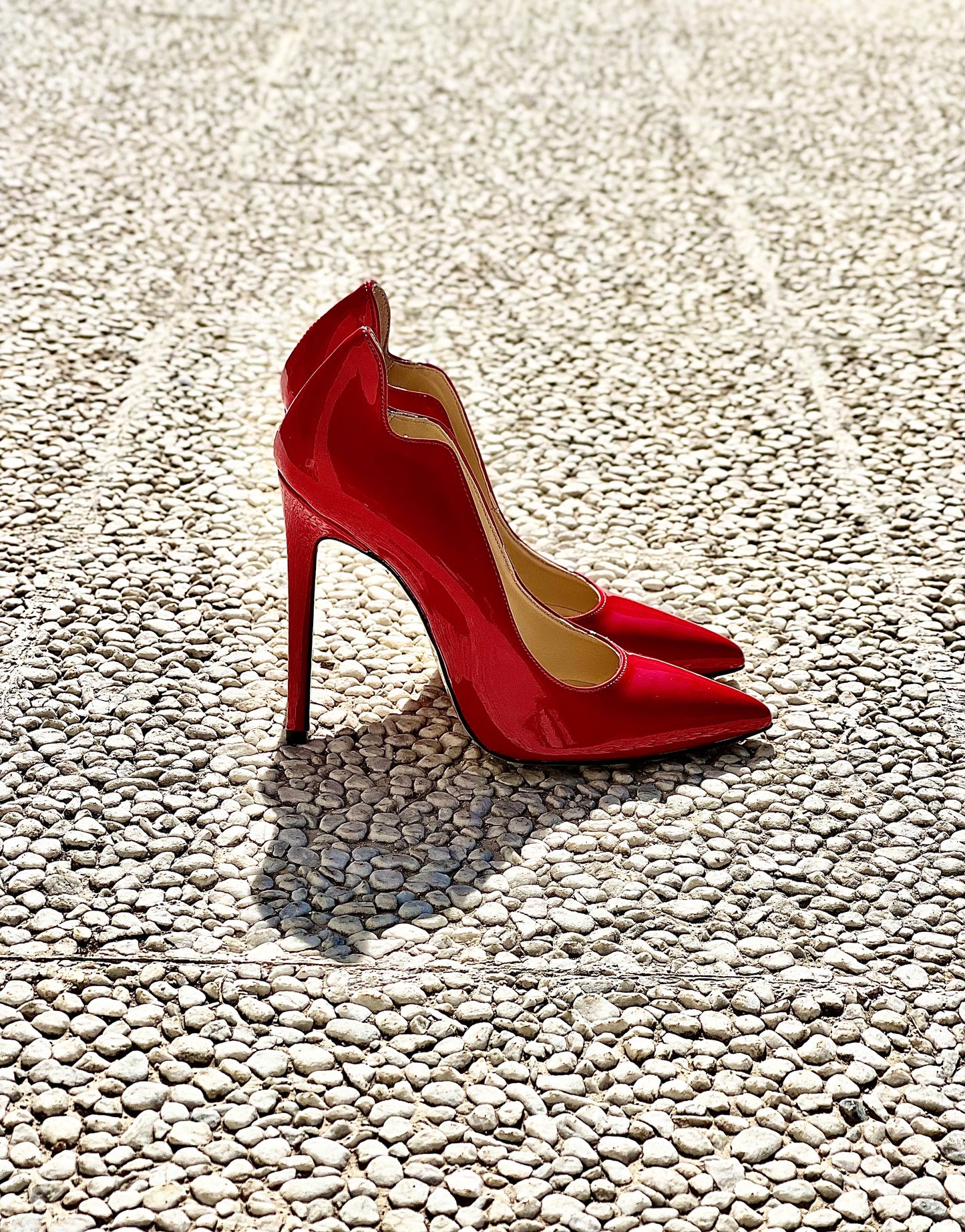 LOLA LUX ROOD