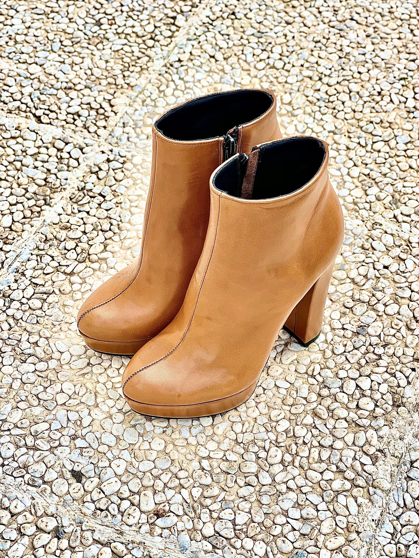 BOB LEATHER