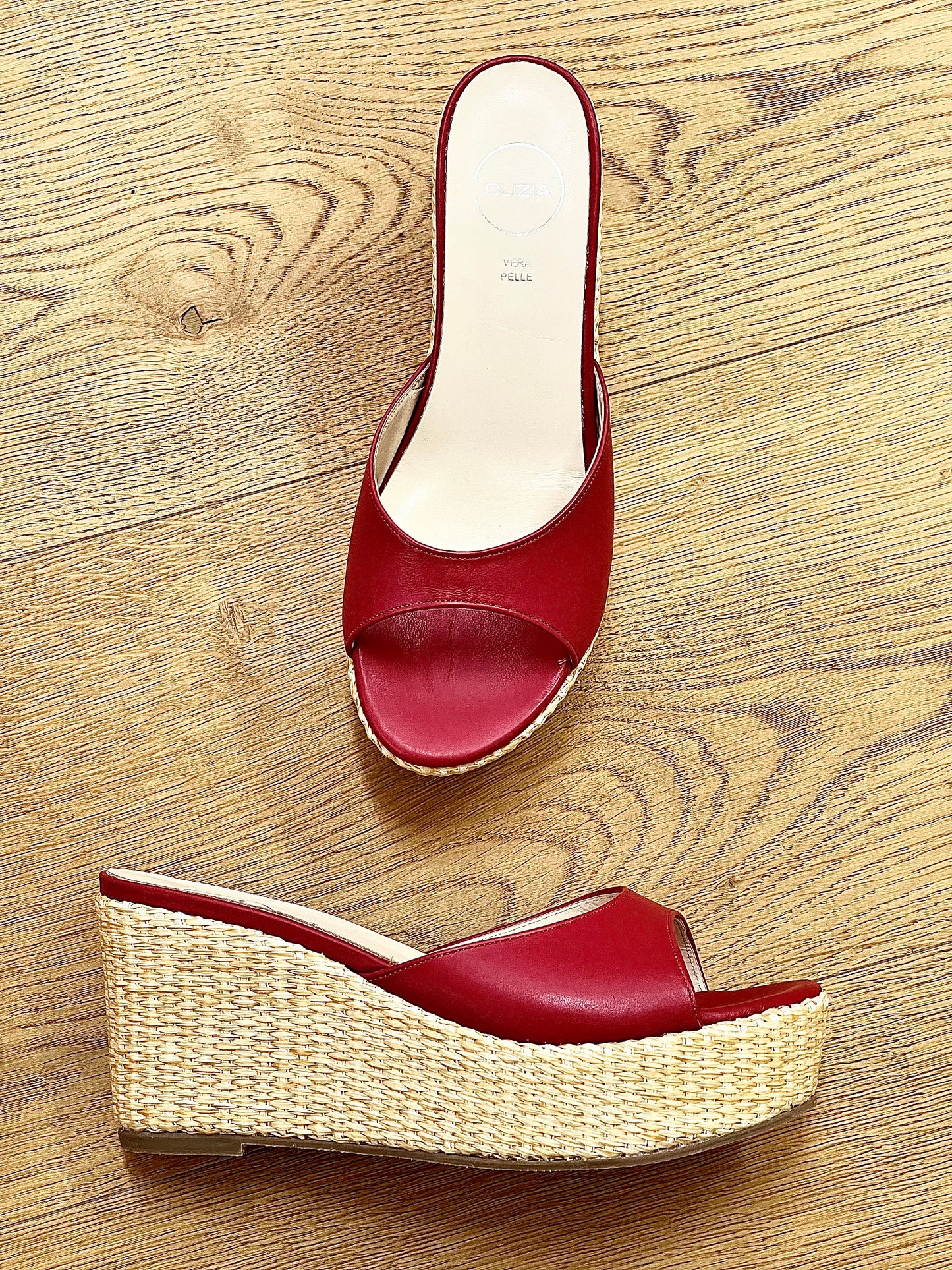 VENUS RED