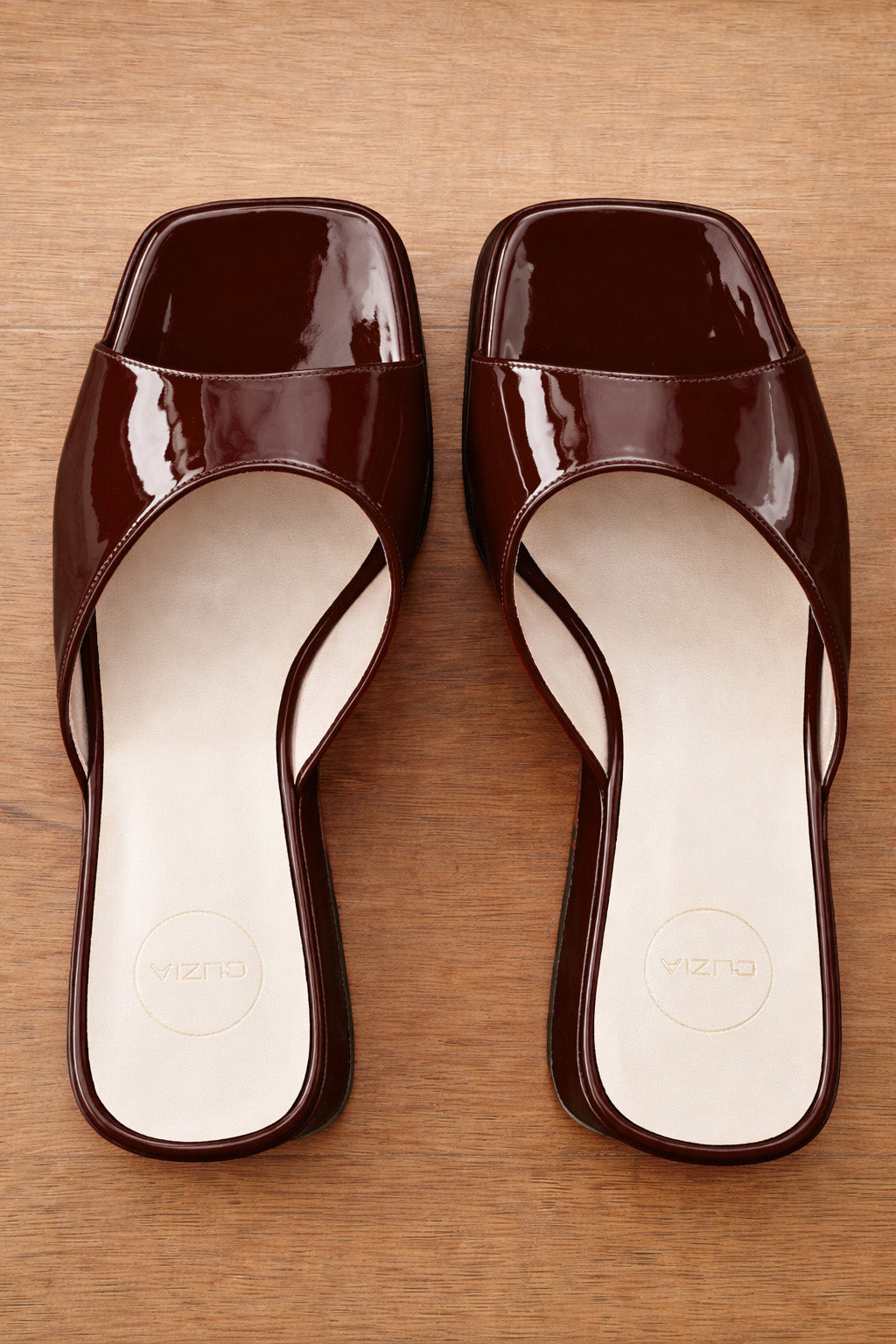 YUNA LAKIER BRĄZOWY