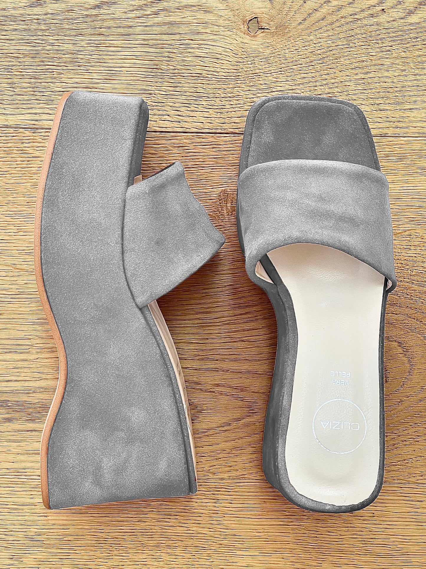 CONNIE SUEDE ICE