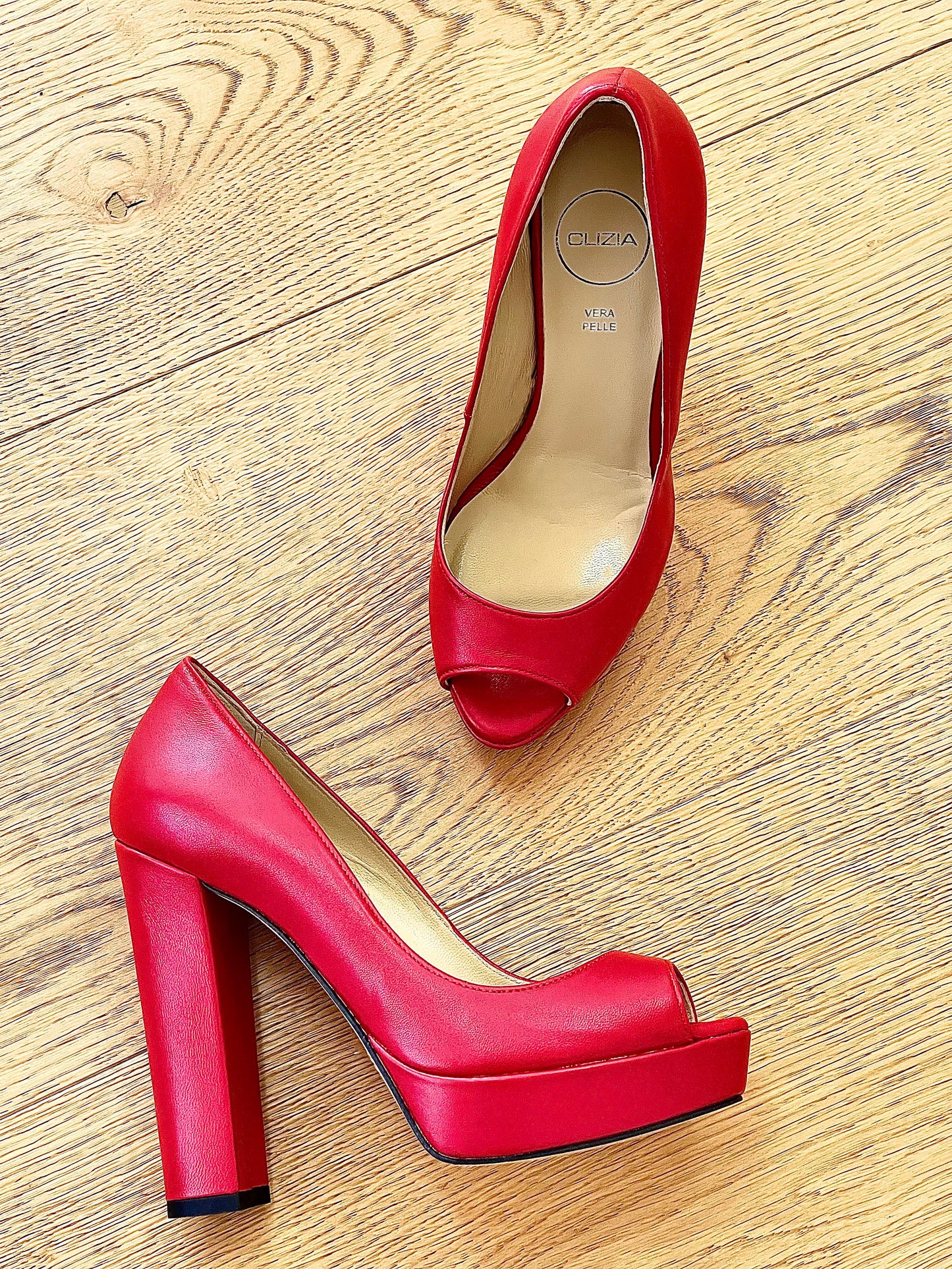 BETA LEATHER RED