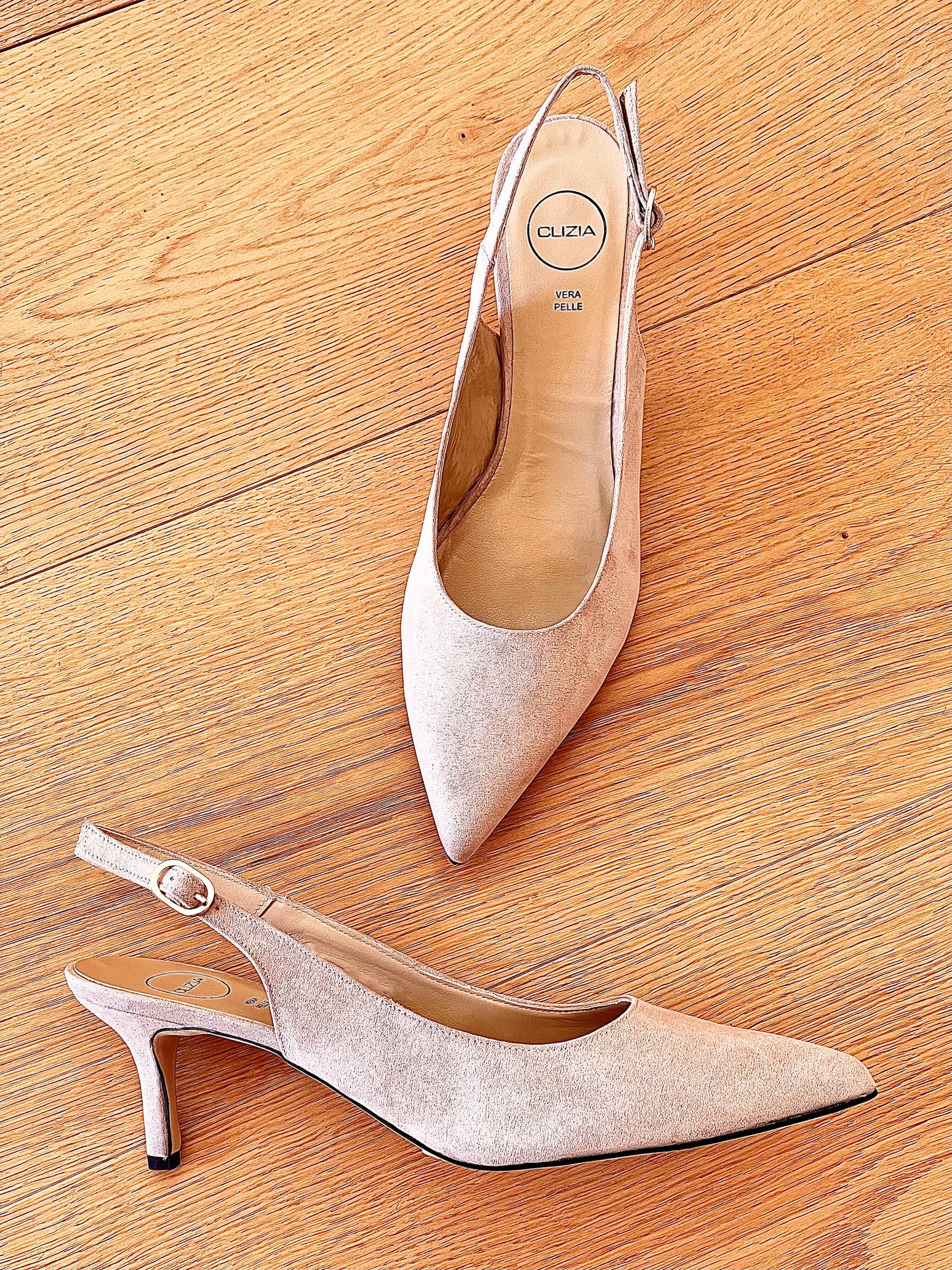 SONIA SUEDE NUDE