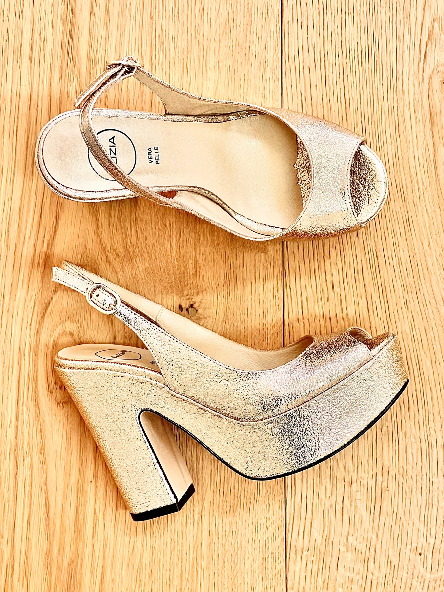 GOLD HELLEN