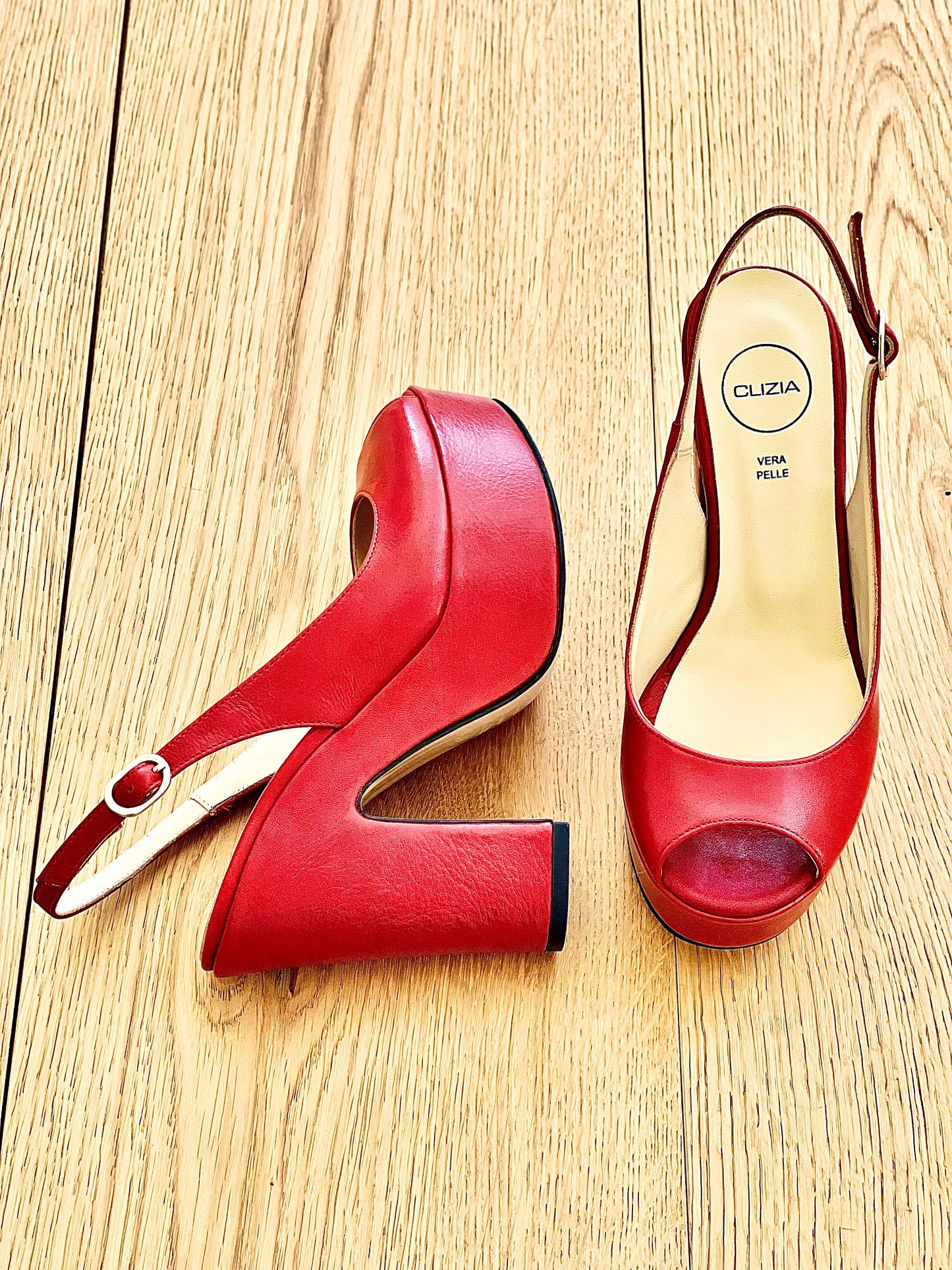 HELLEN LEATHER RED