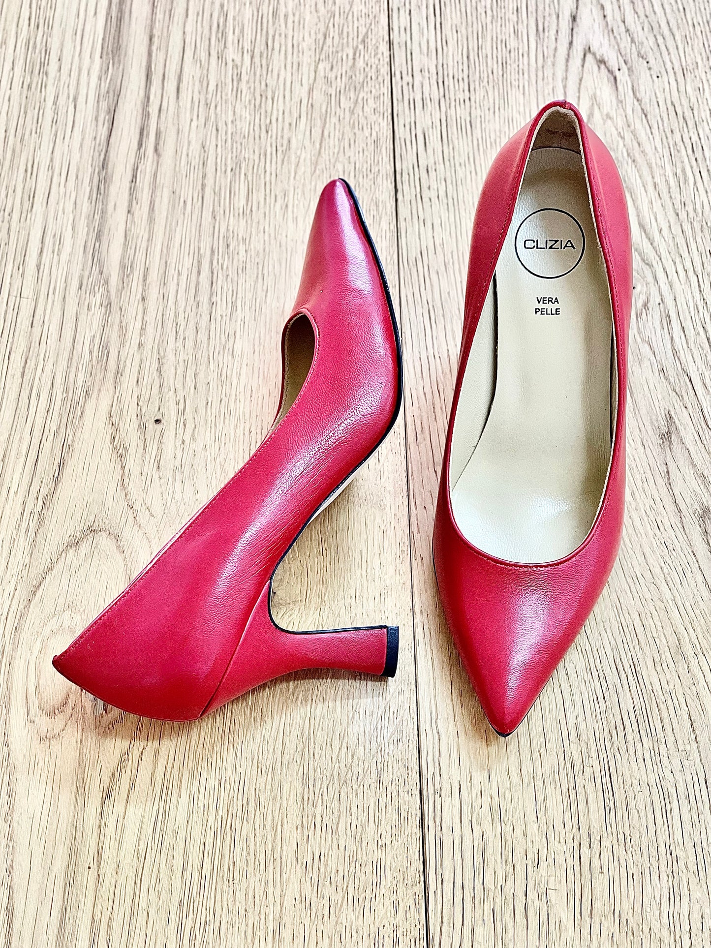 JOAN LEATHER RED