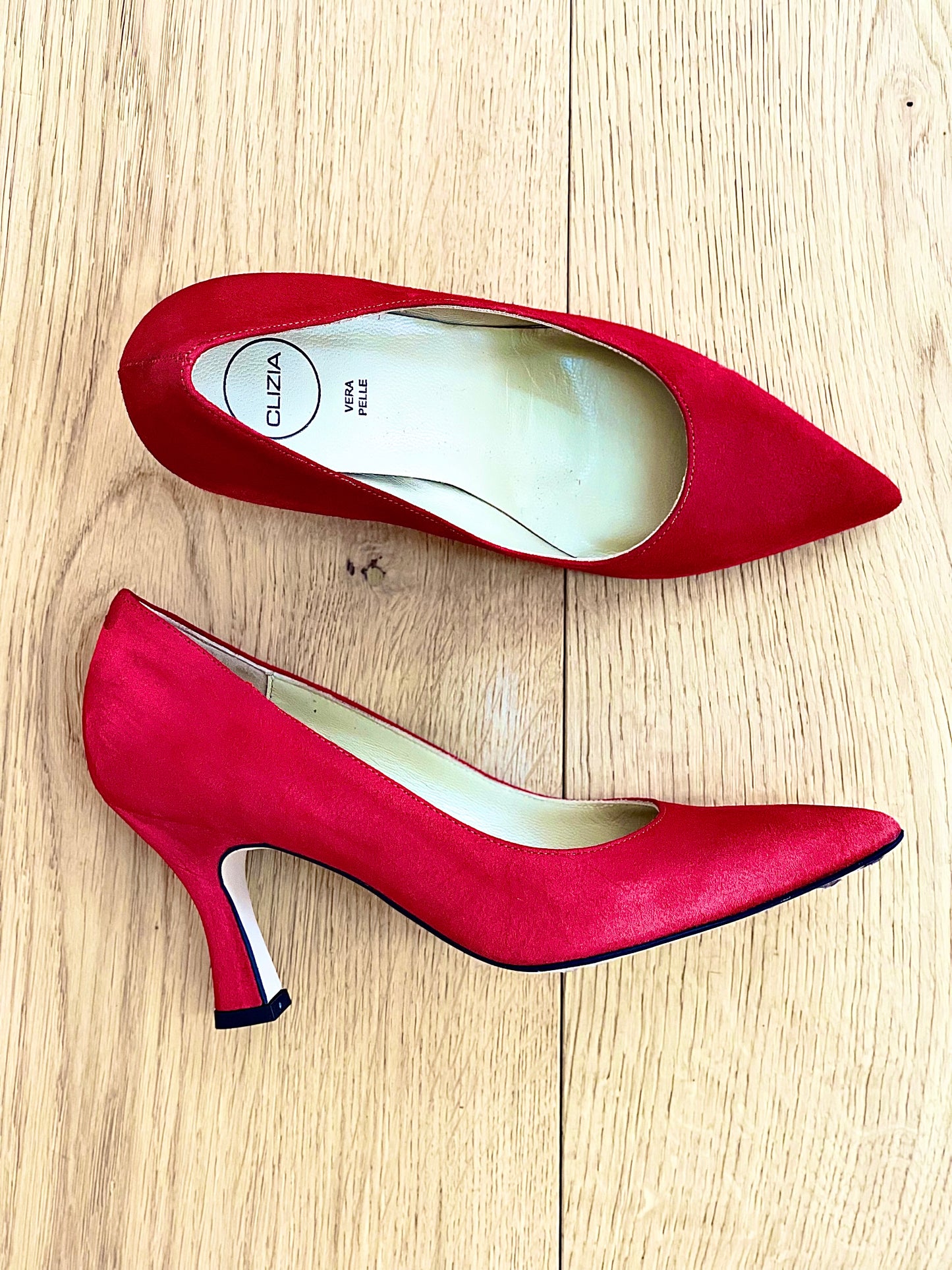 JOAN RED SUEDE