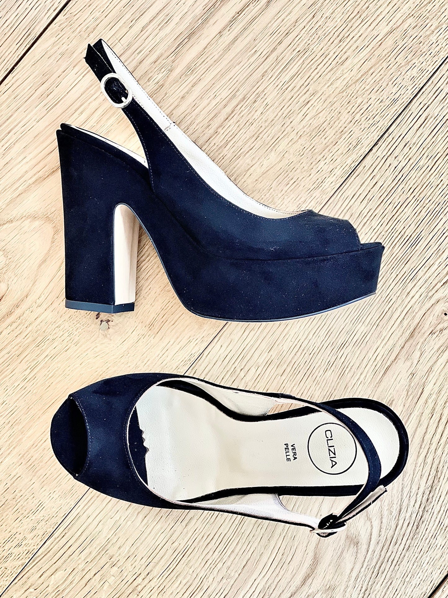 HELLEN SUEDE BLACK