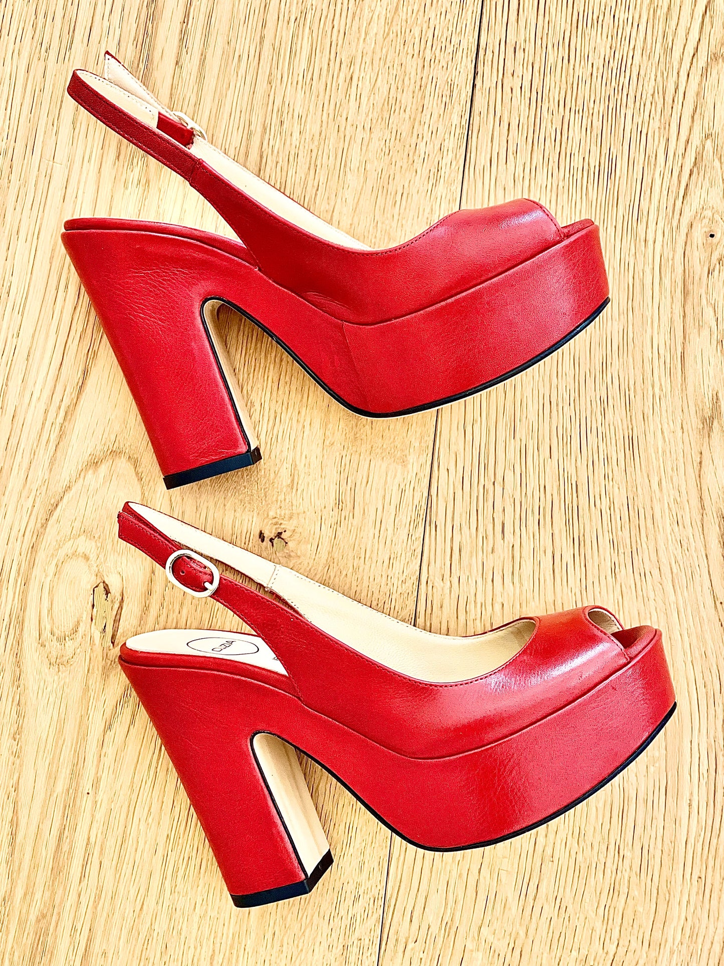 HELLEN LEATHER RED